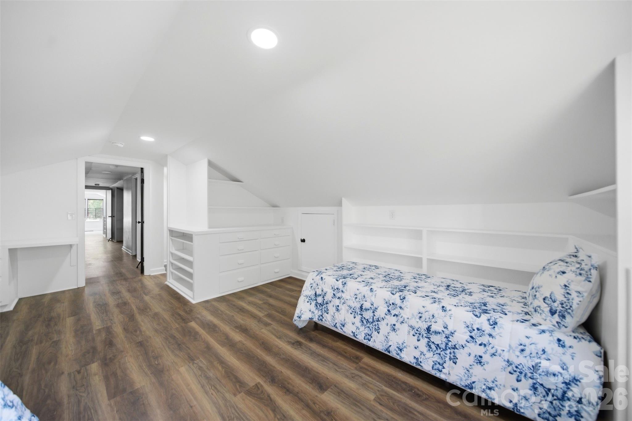 907 Amelia Street — Newberry
