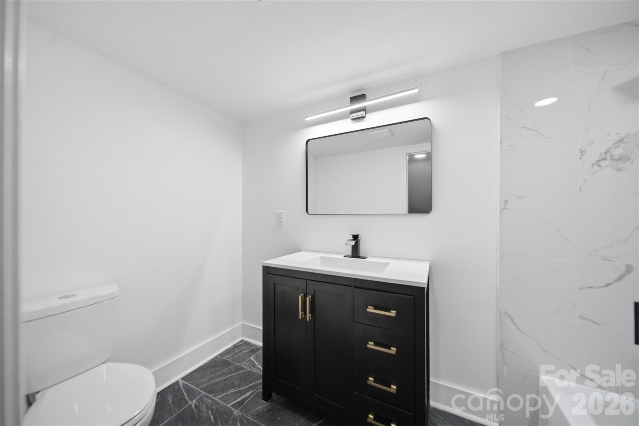 907 Amelia Street — Newberry