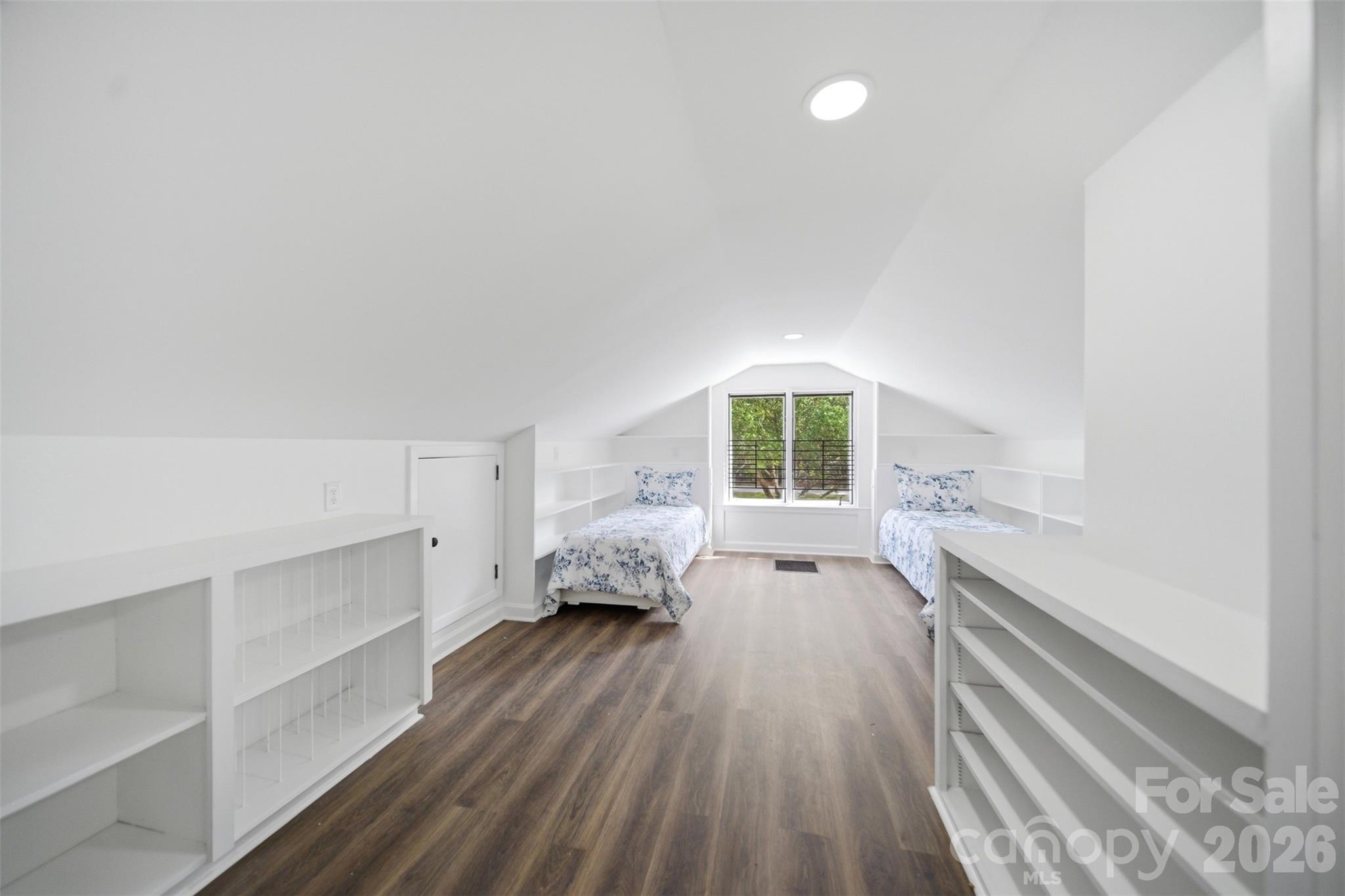 907 Amelia Street — Newberry