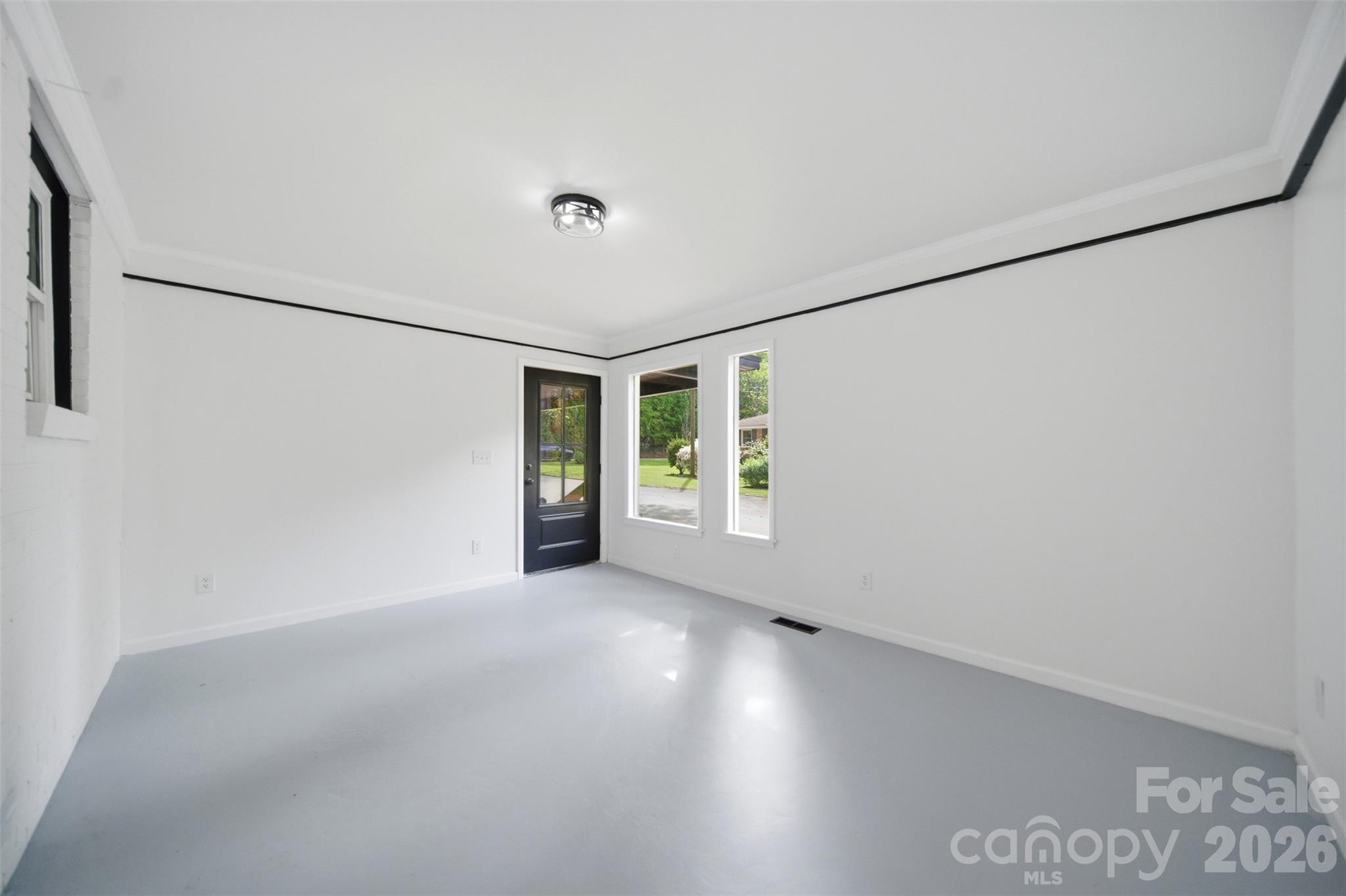 907 Amelia Street — Newberry