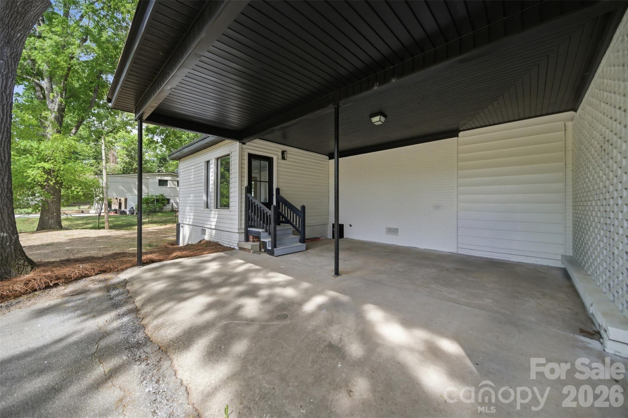 907 Amelia Street — Newberry