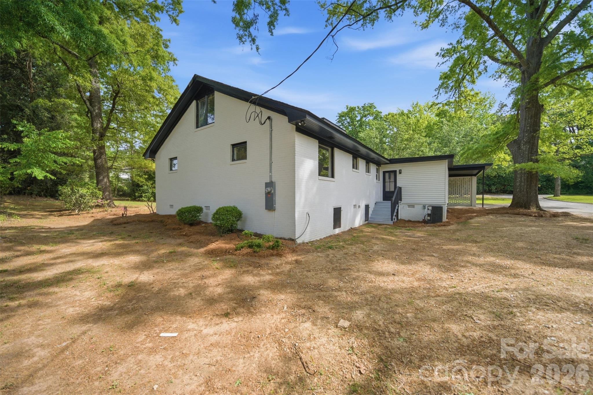907 Amelia Street — Newberry