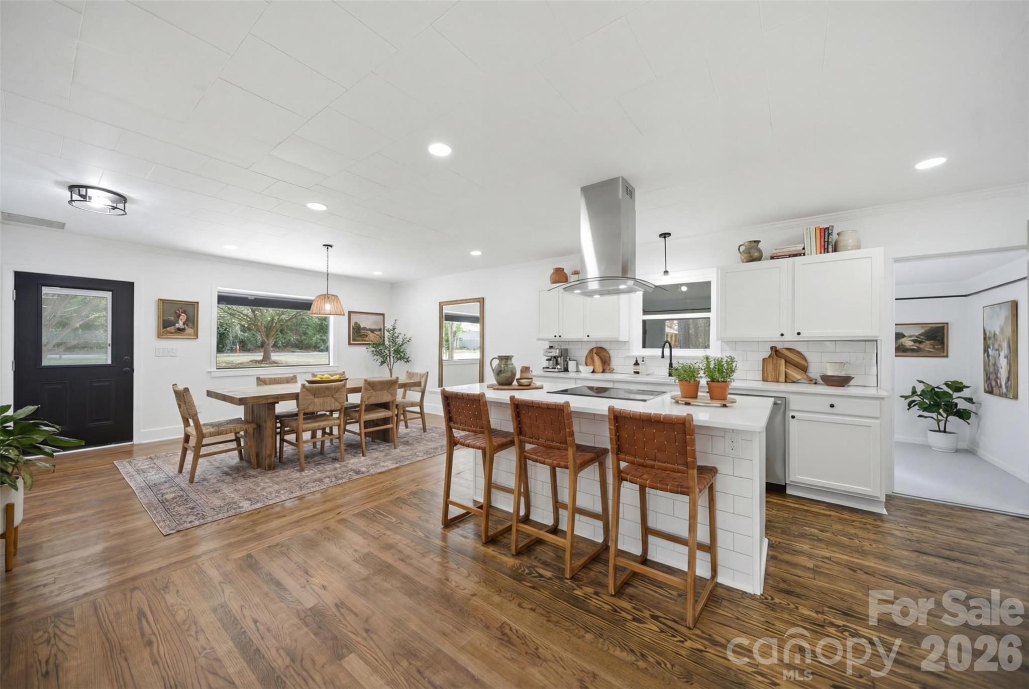 907 Amelia Street — Newberry