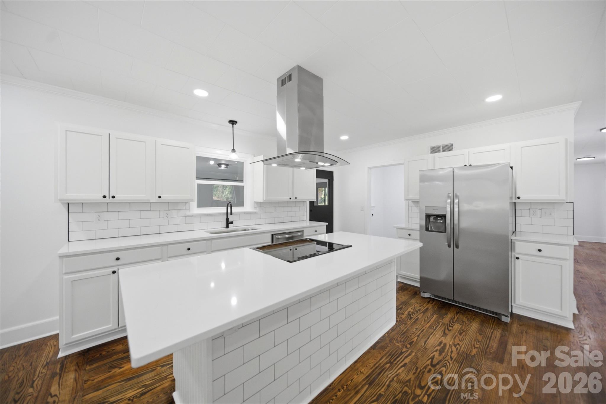 907 Amelia Street — Newberry