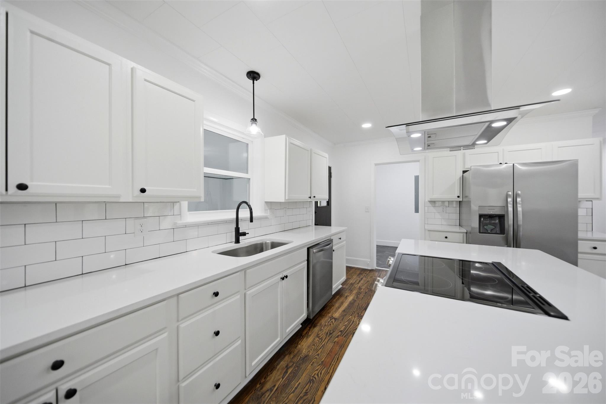 907 Amelia Street — Newberry