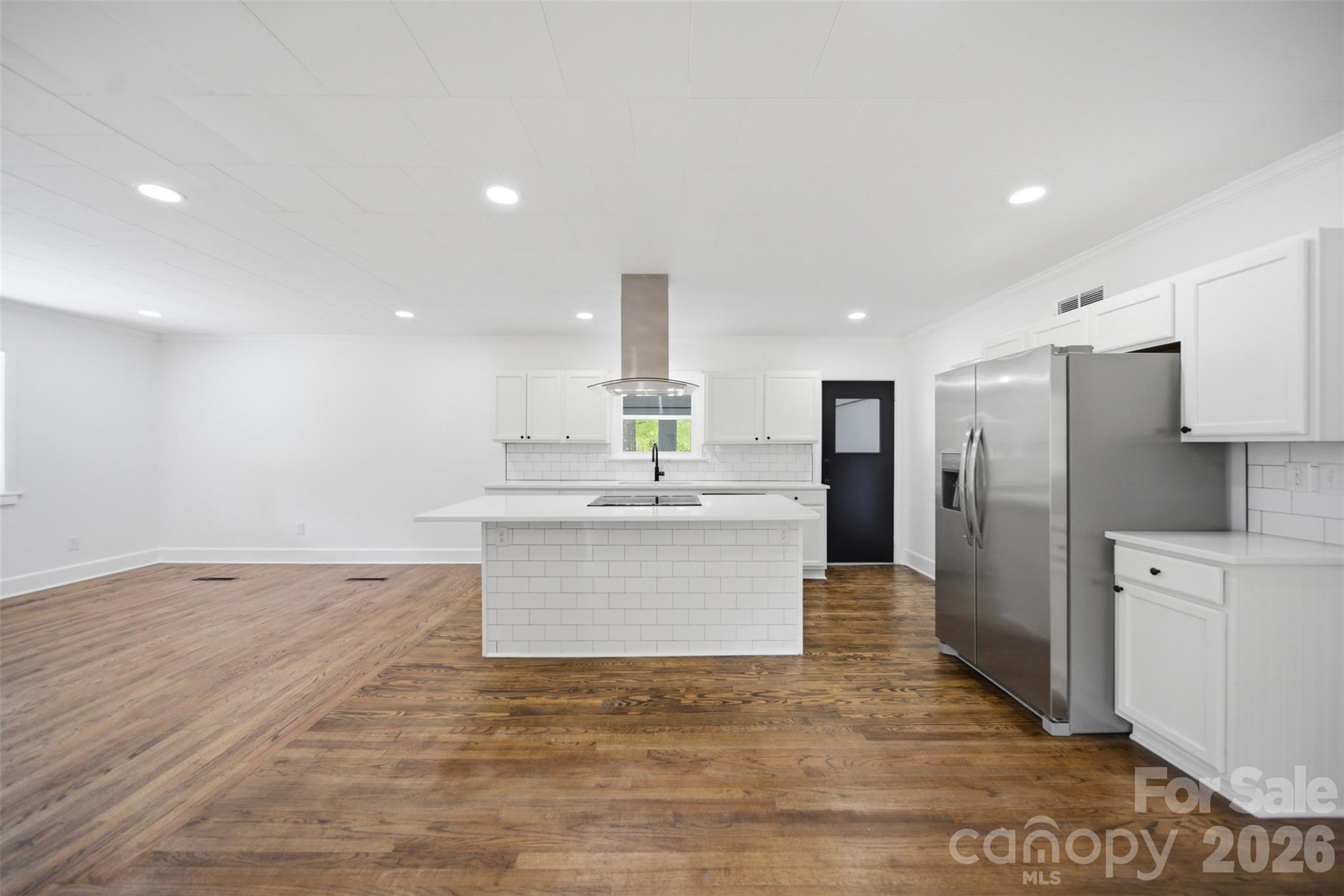 907 Amelia Street — Newberry