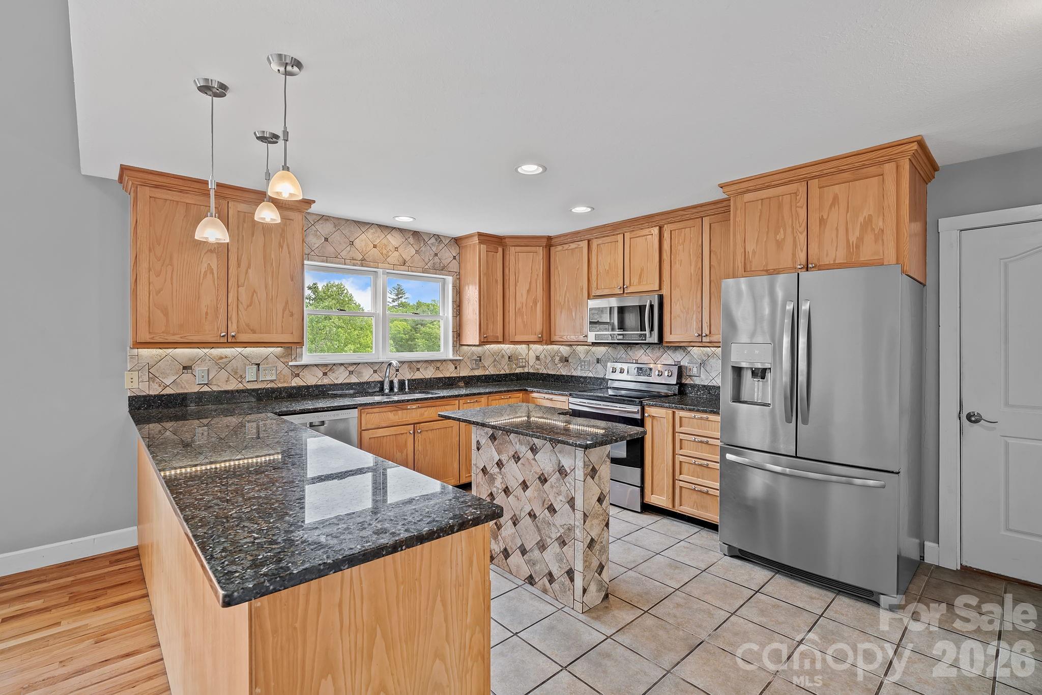 77 Paradise Ridge — Marshall