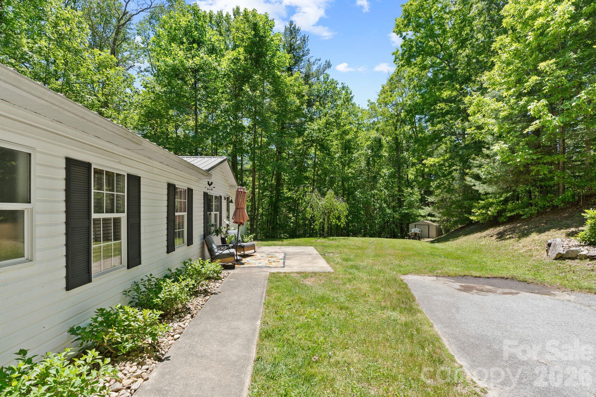 122 Fallswood Court — Hendersonville