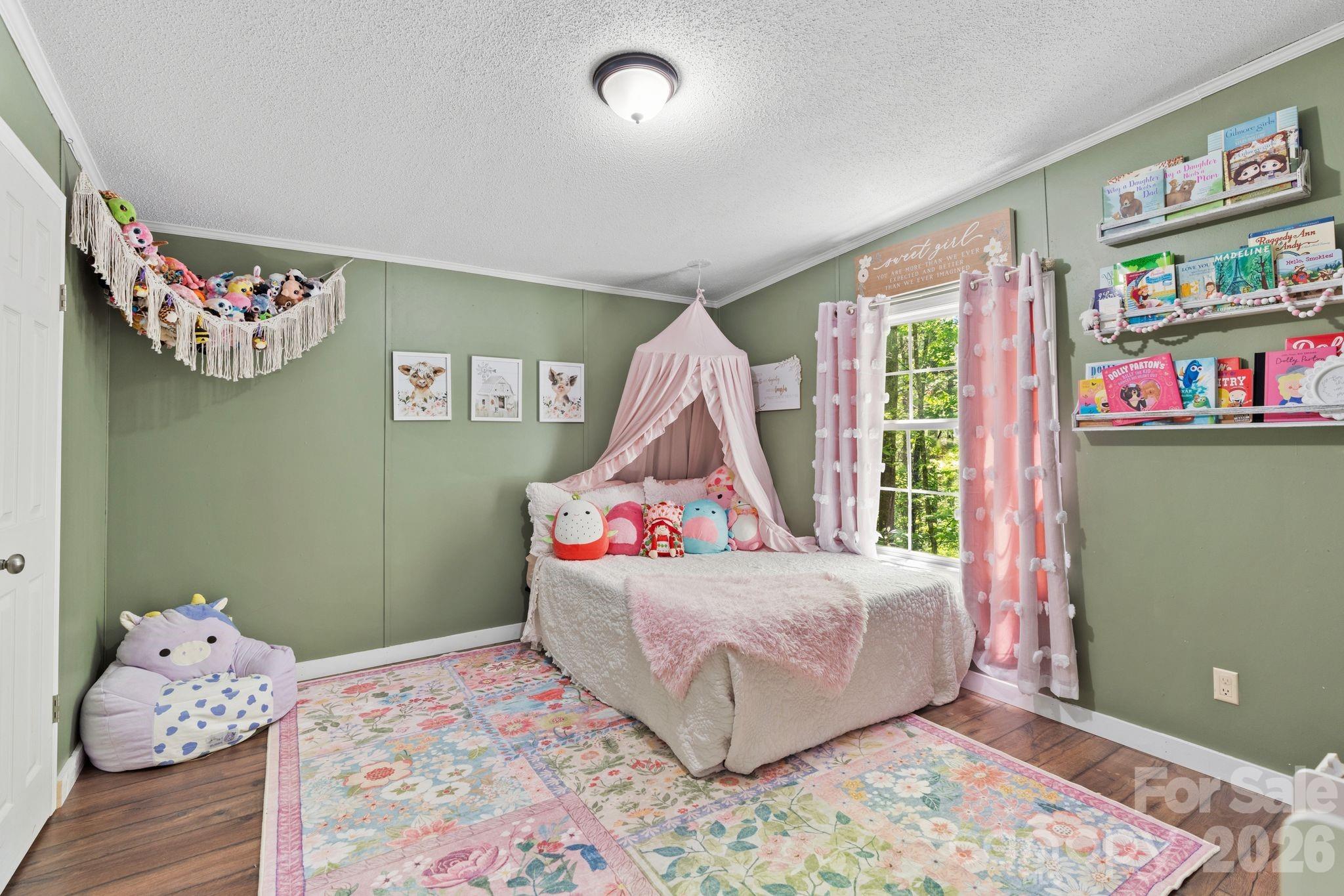 122 Fallswood Court — Hendersonville