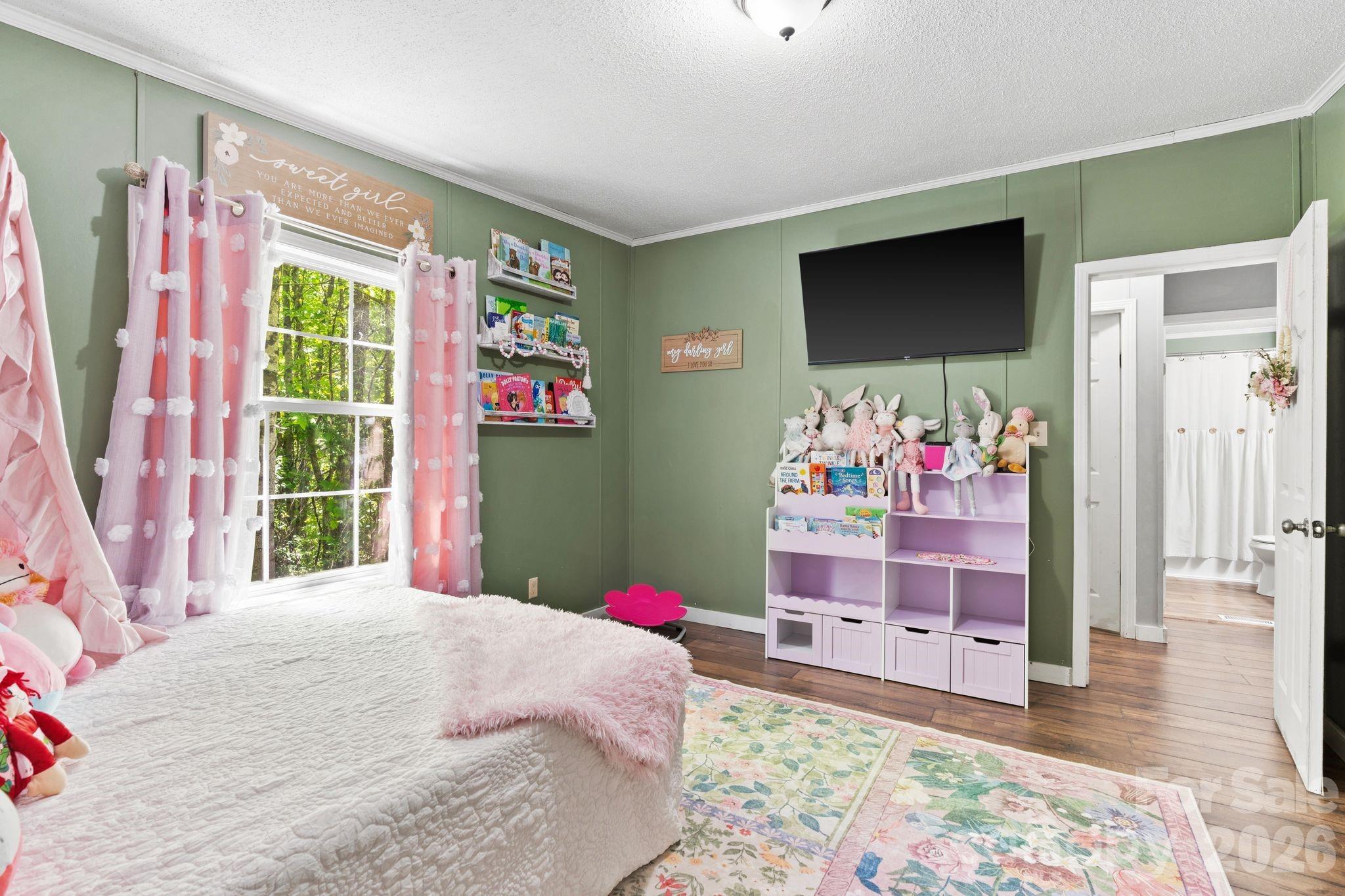 122 Fallswood Court — Hendersonville