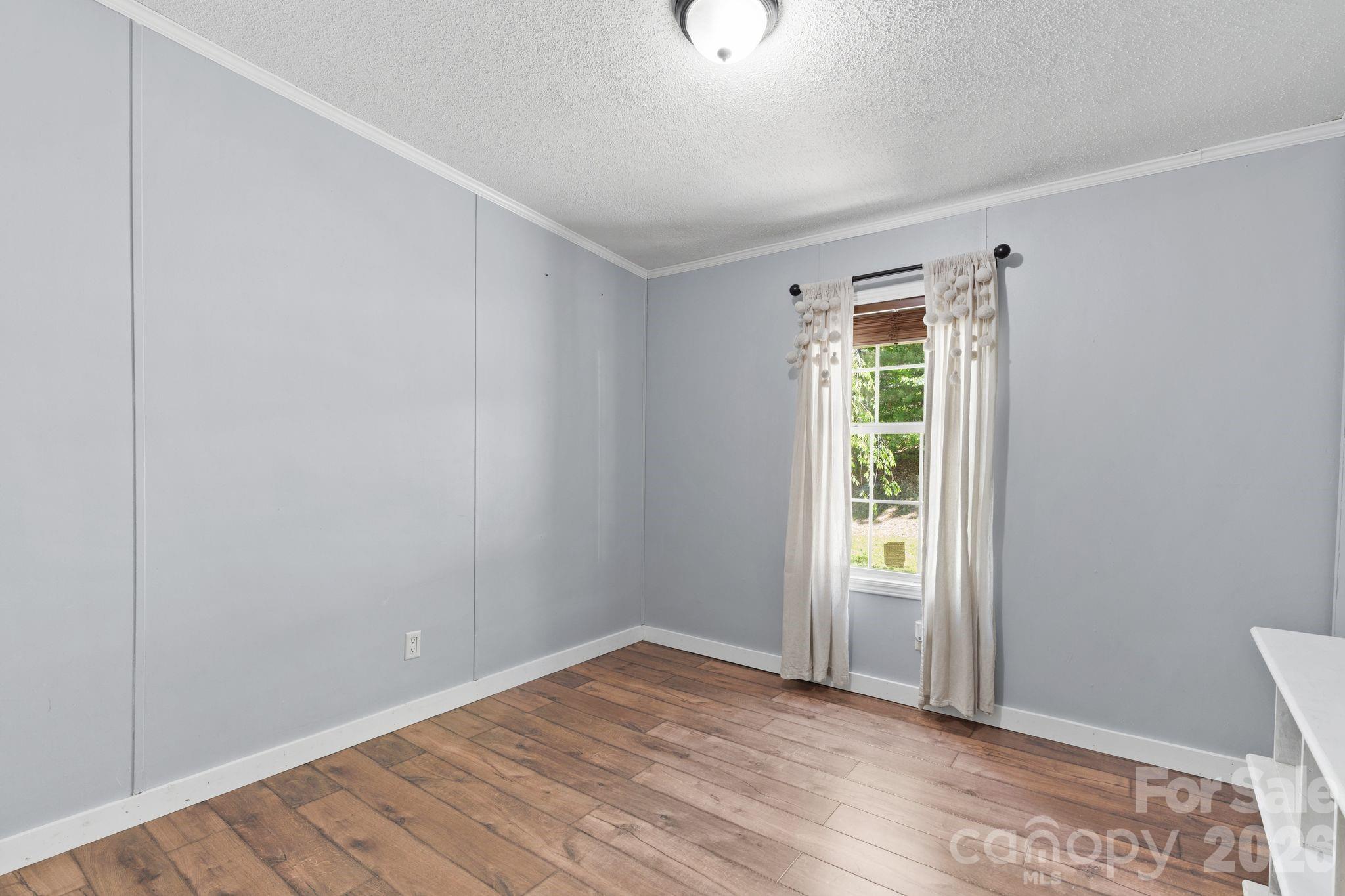 122 Fallswood Court — Hendersonville