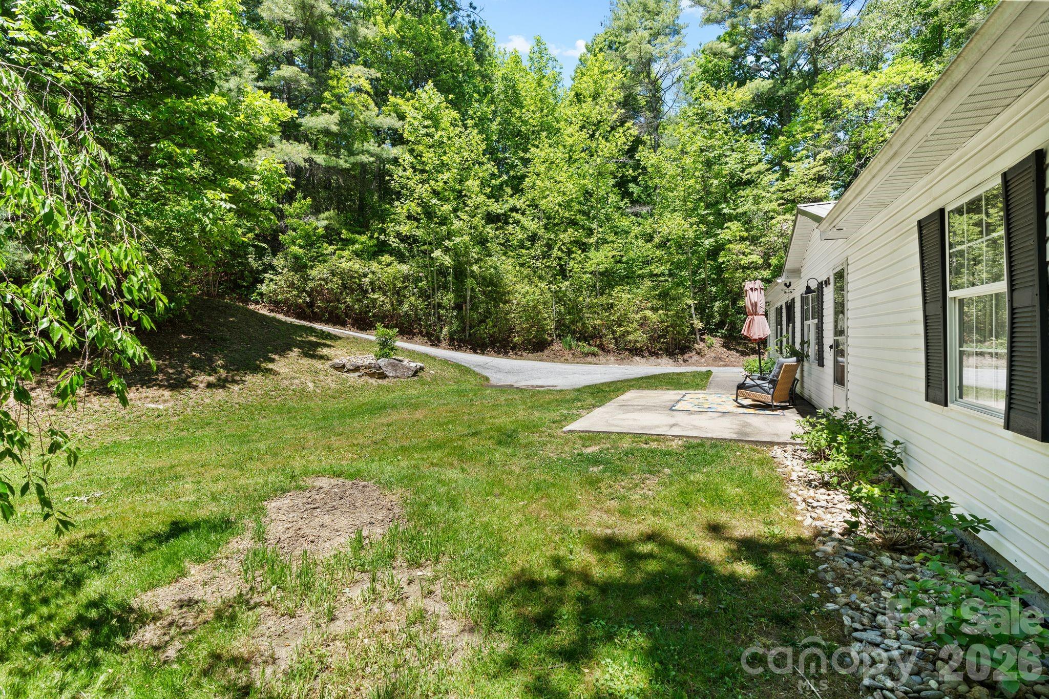 122 Fallswood Court — Hendersonville