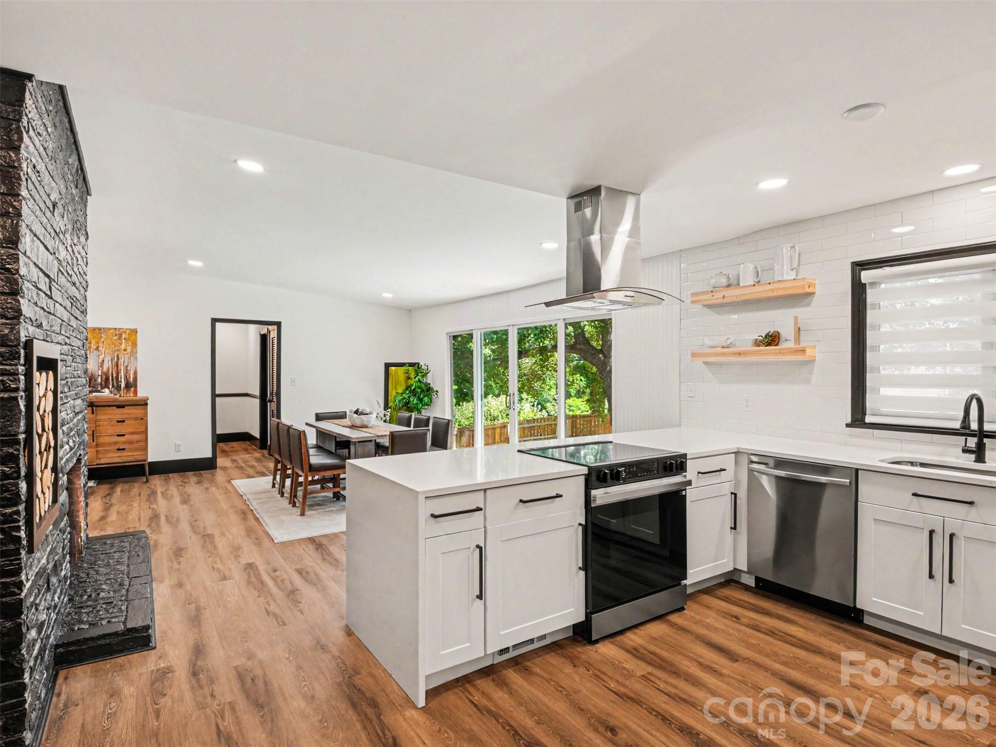 1831 Elizabeth Oaks Avenue — Charlotte