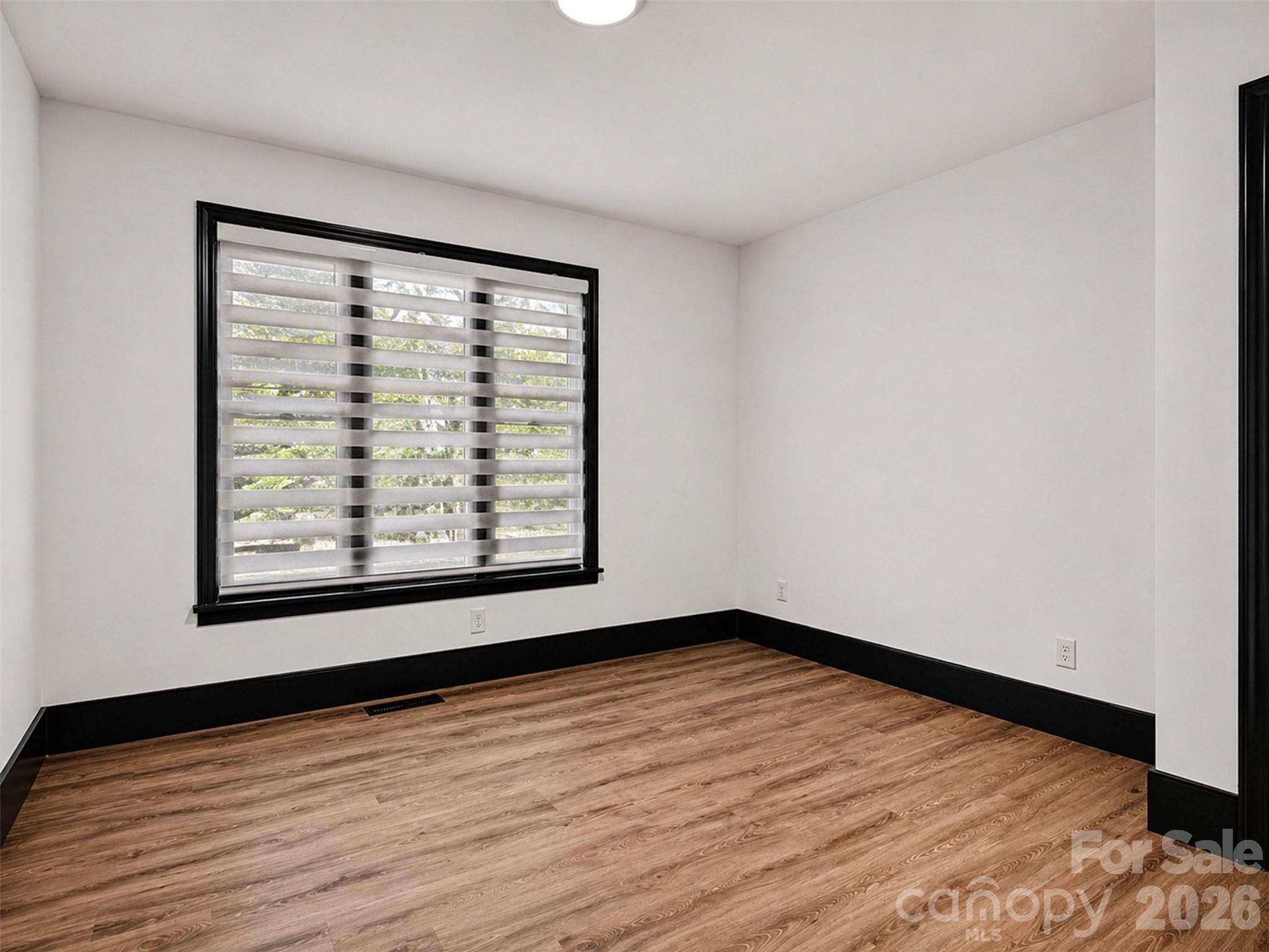 1831 Elizabeth Oaks Avenue — Charlotte