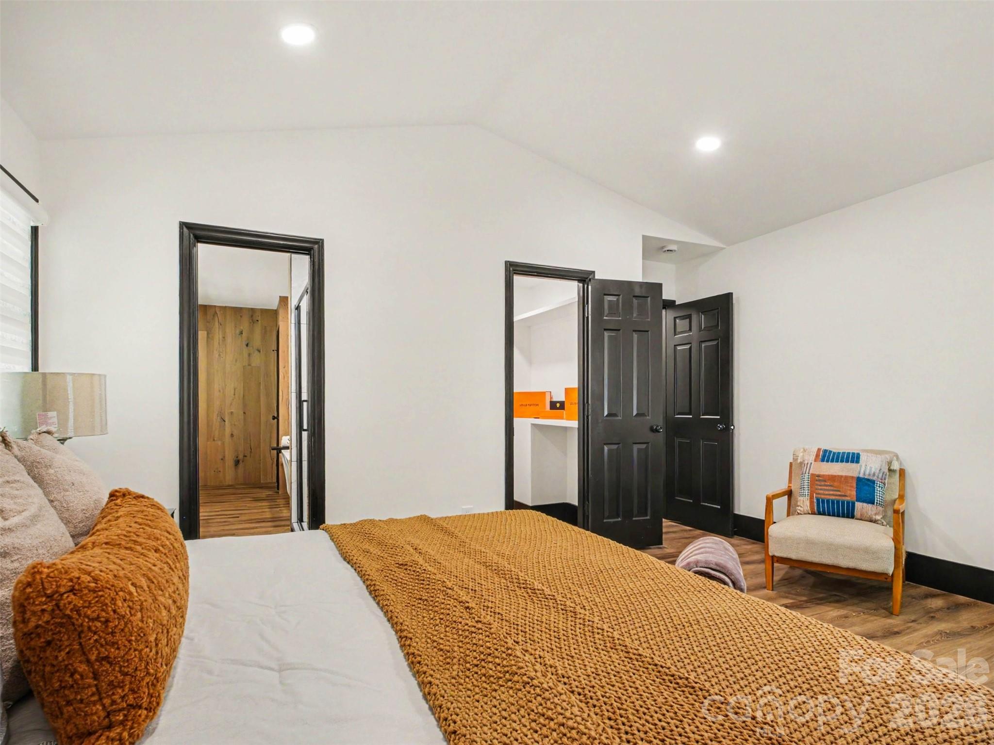 1831 Elizabeth Oaks Avenue — Charlotte