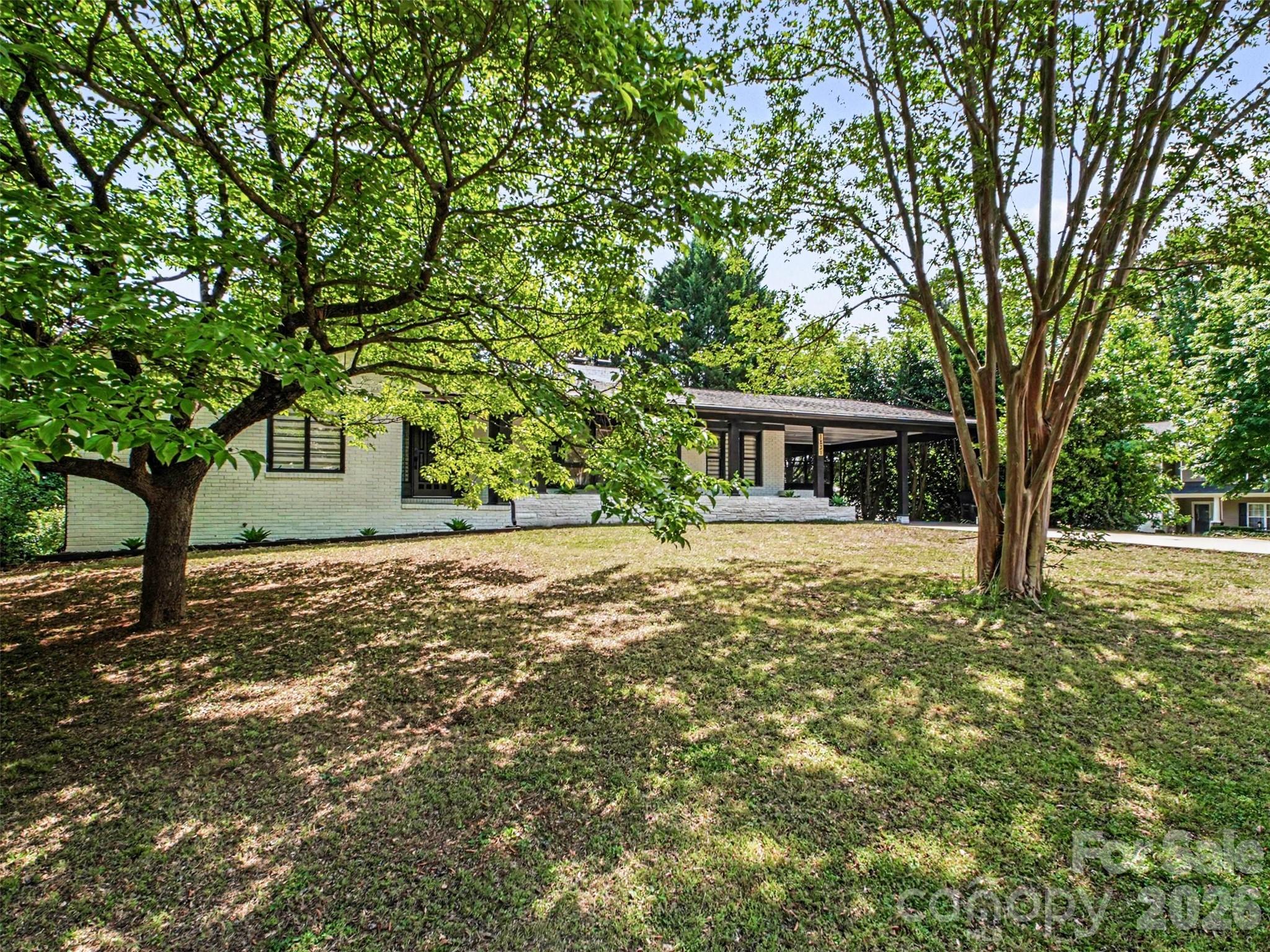 1831 Elizabeth Oaks Avenue — Charlotte