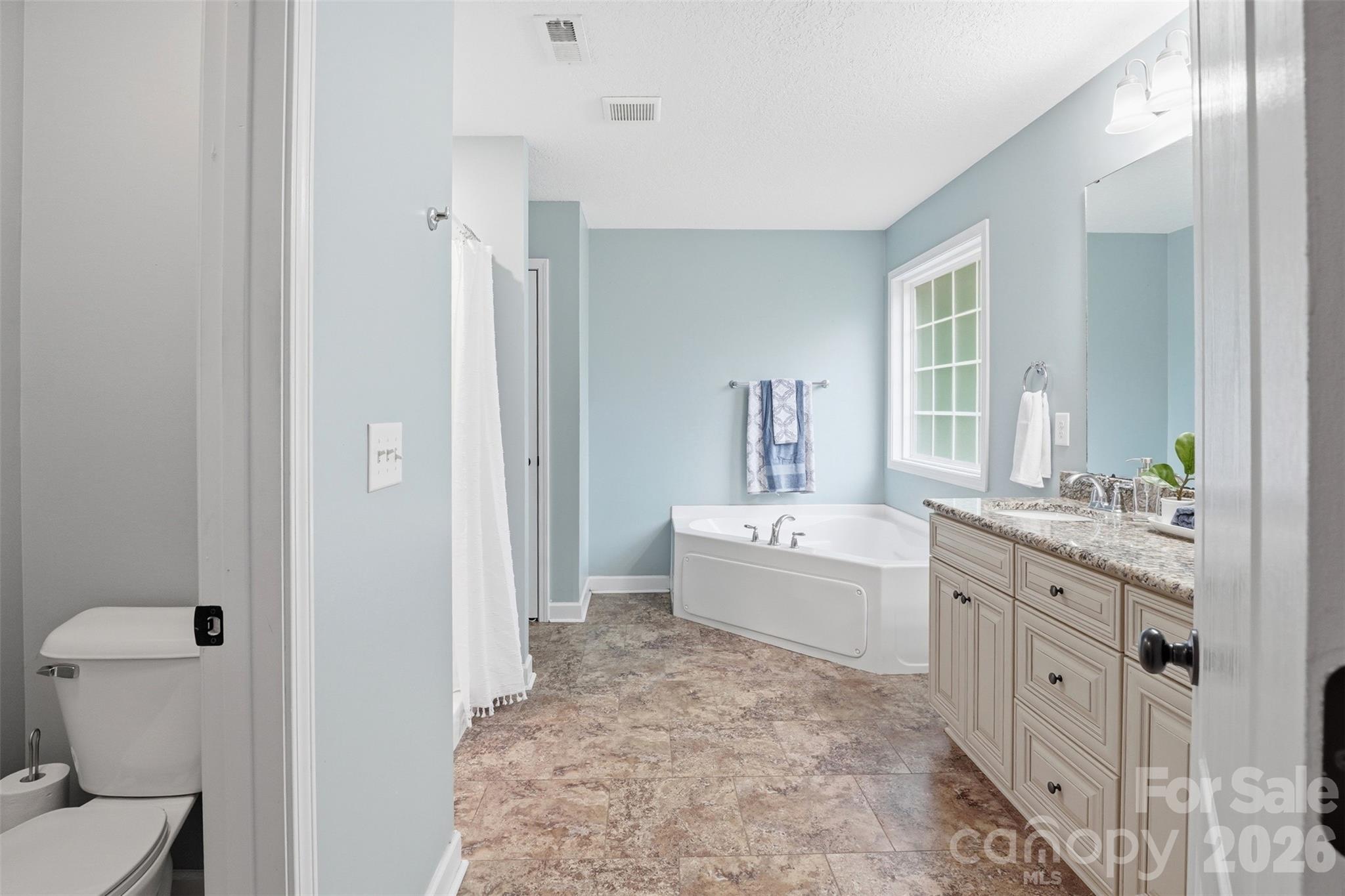 810 Tirzah Road — York