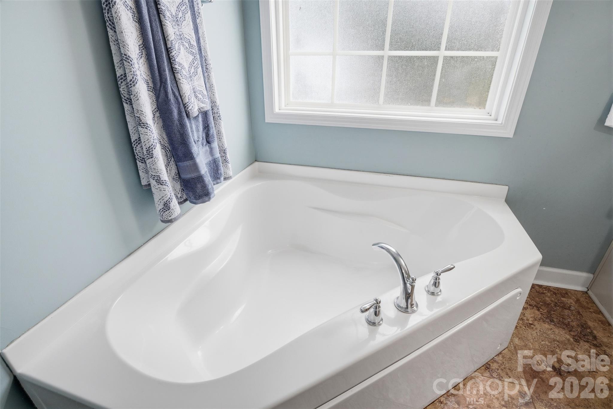 810 Tirzah Road — York