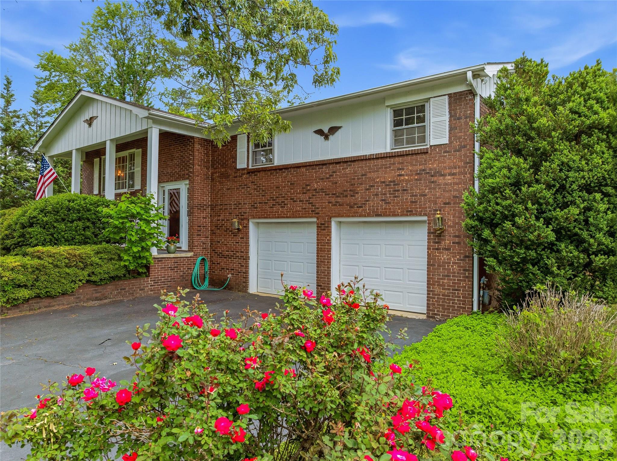 208 Applecross Lane — Hendersonville
