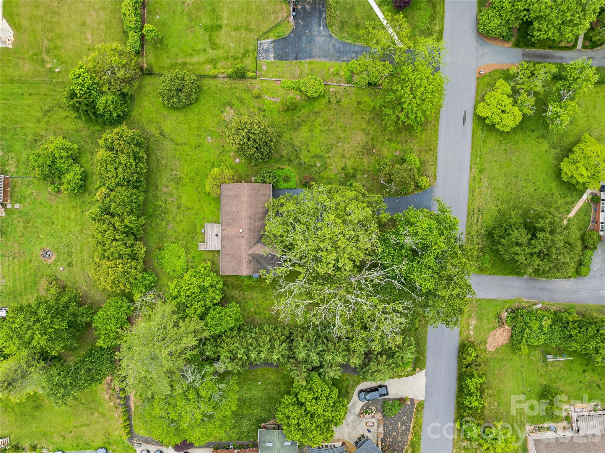 208 Applecross Lane — Hendersonville