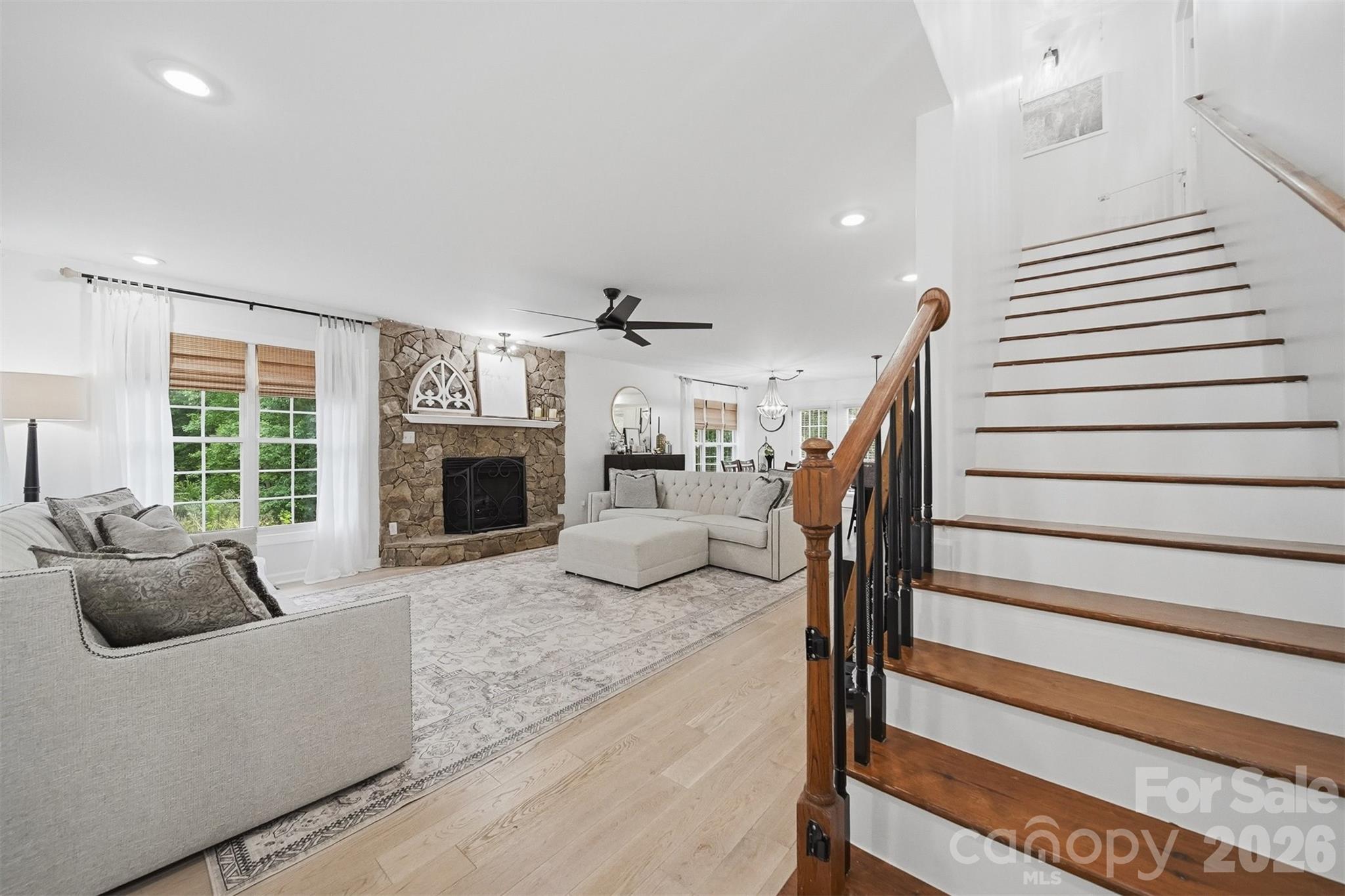 909 36th Avenue NW — Hickory