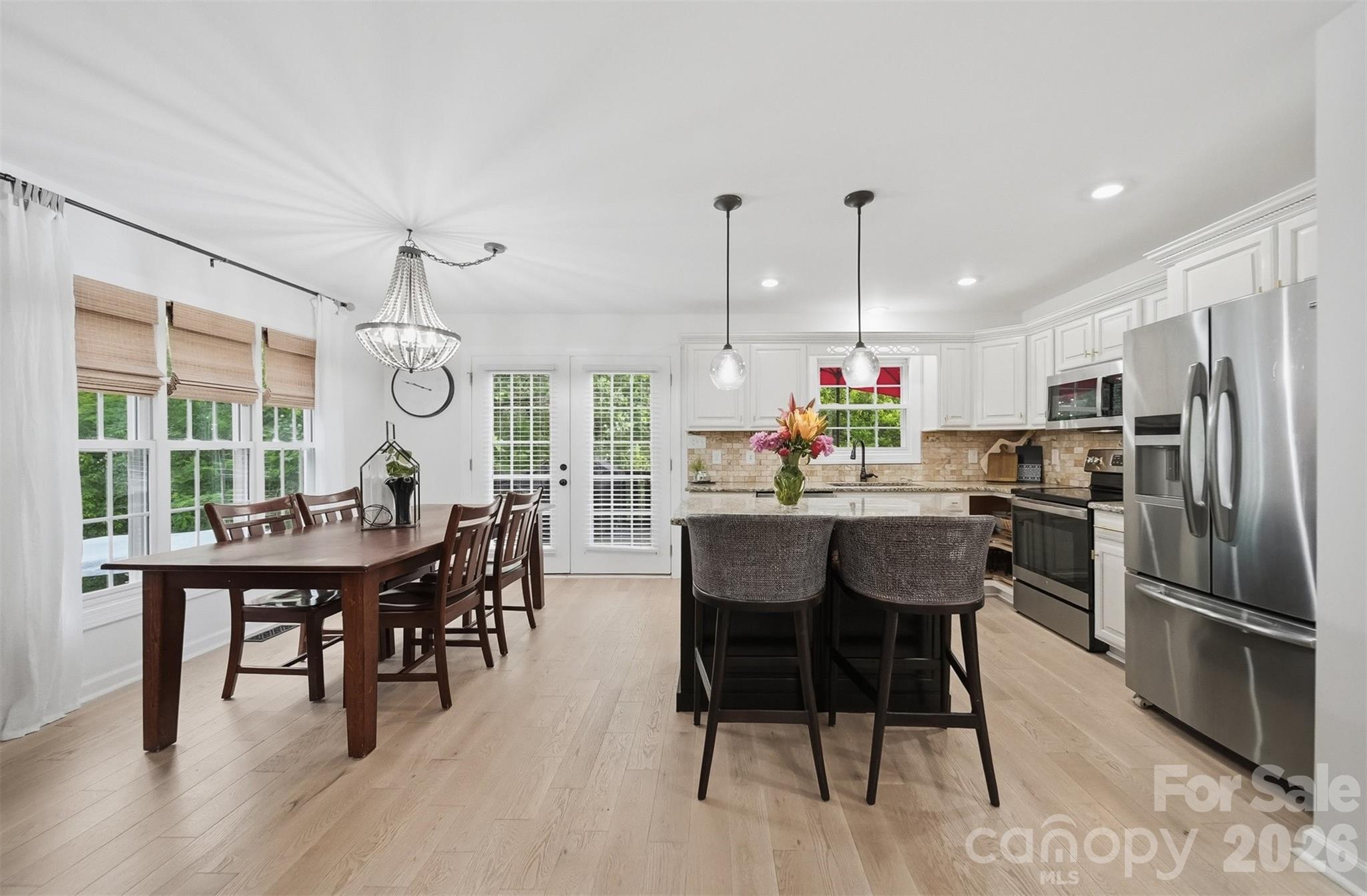 909 36th Avenue NW — Hickory