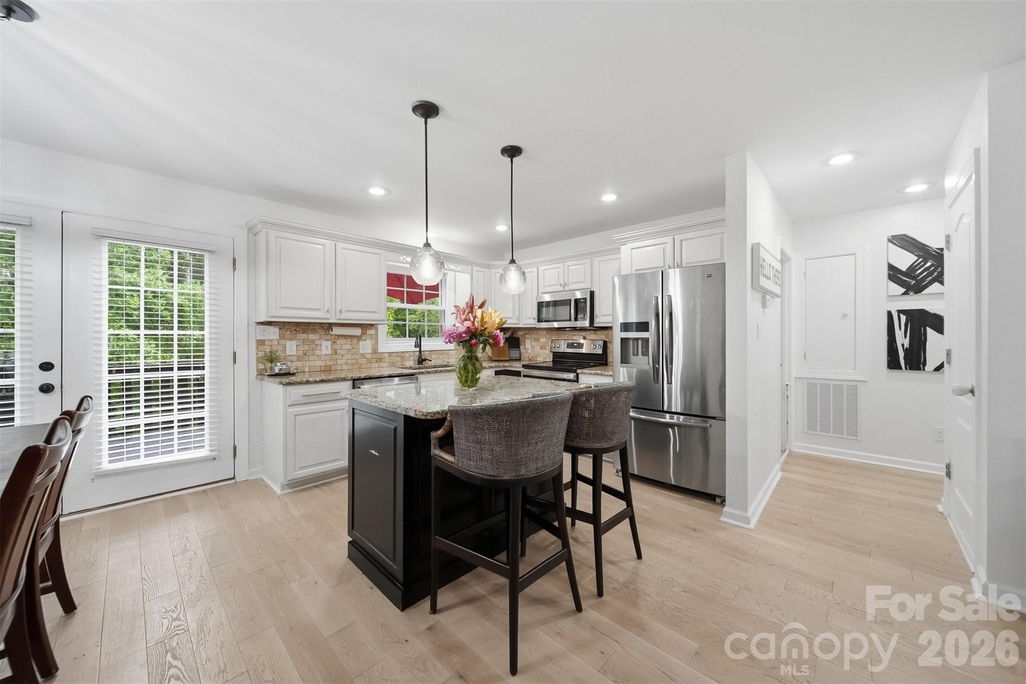 909 36th Avenue NW — Hickory