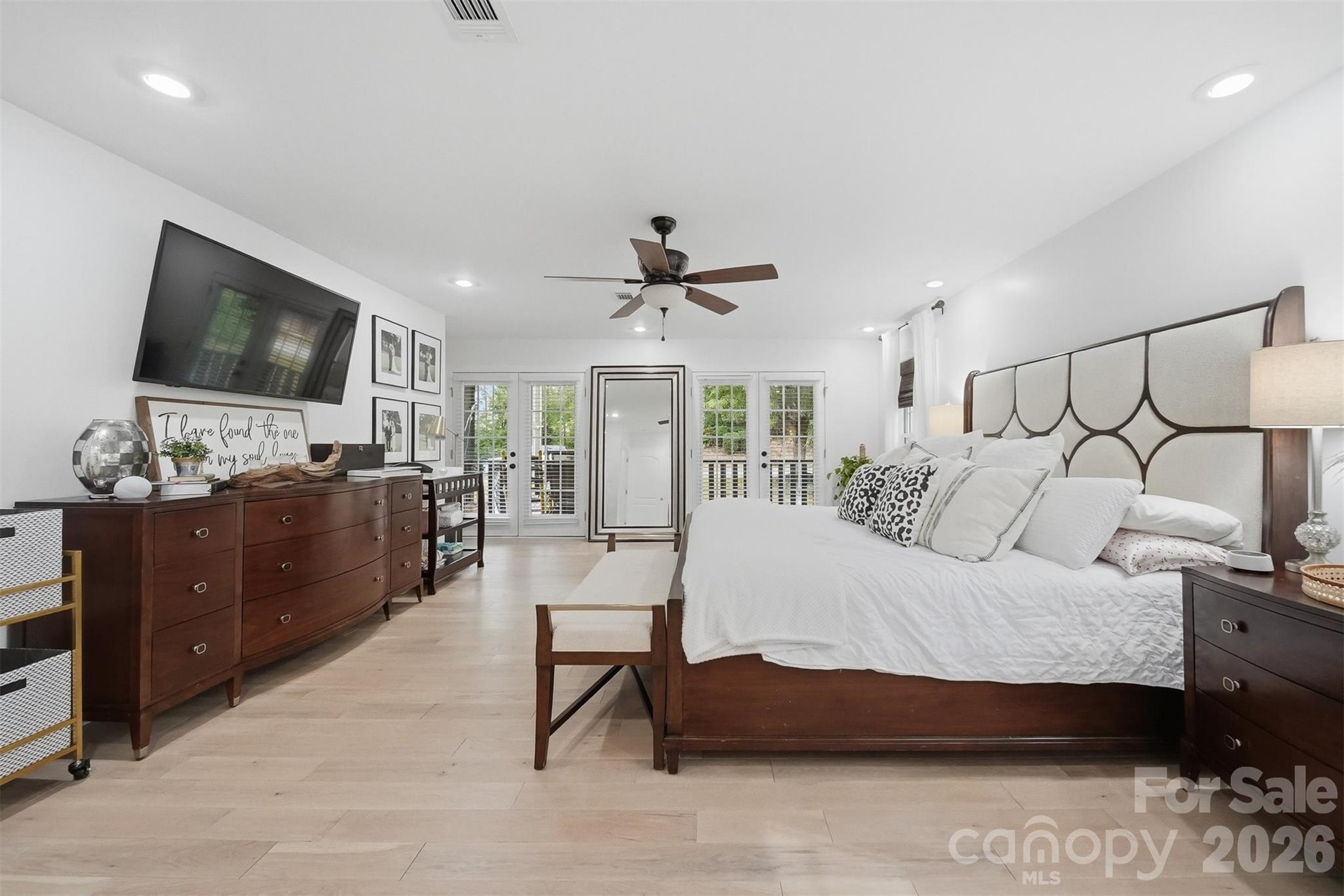 909 36th Avenue NW — Hickory