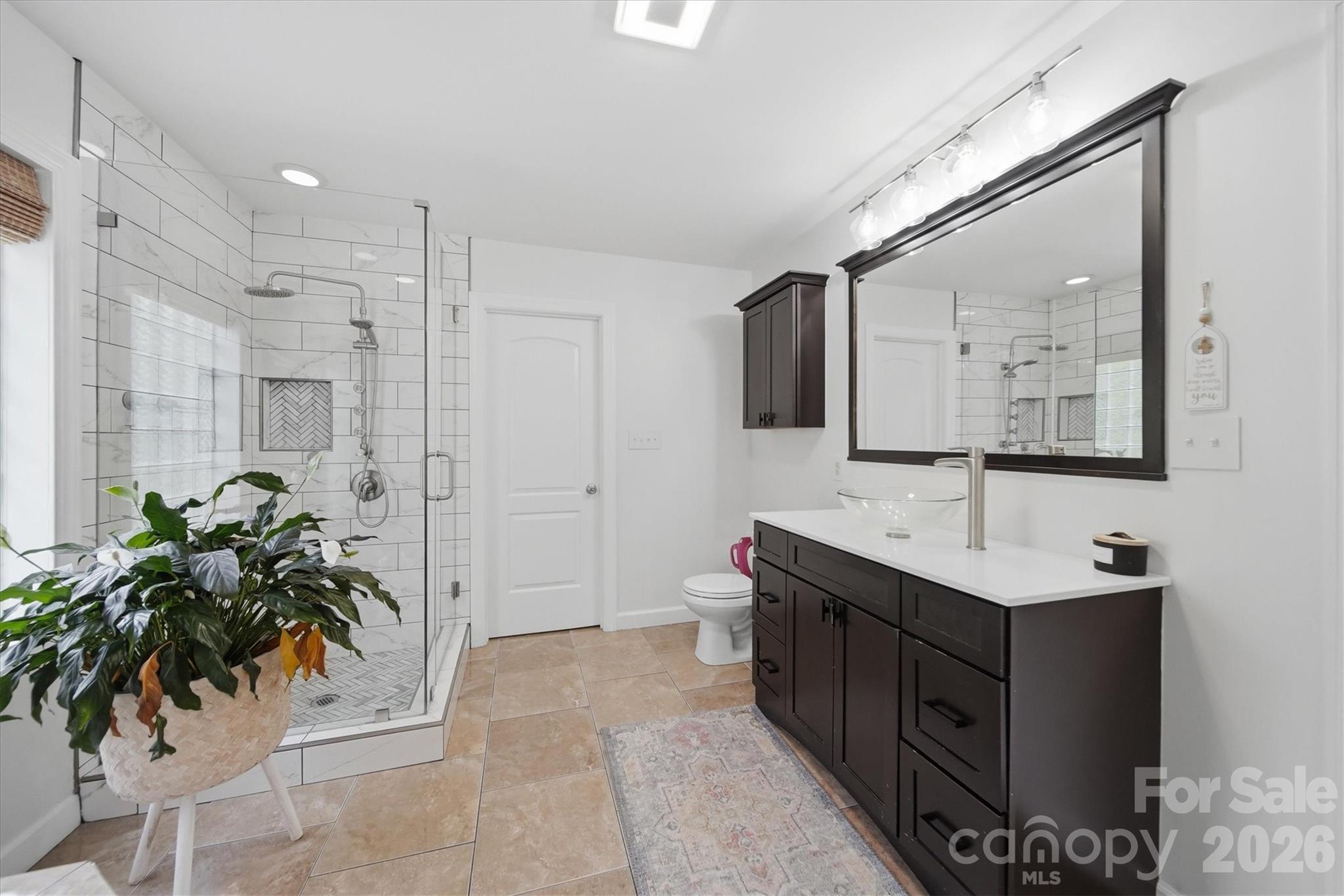 909 36th Avenue NW — Hickory