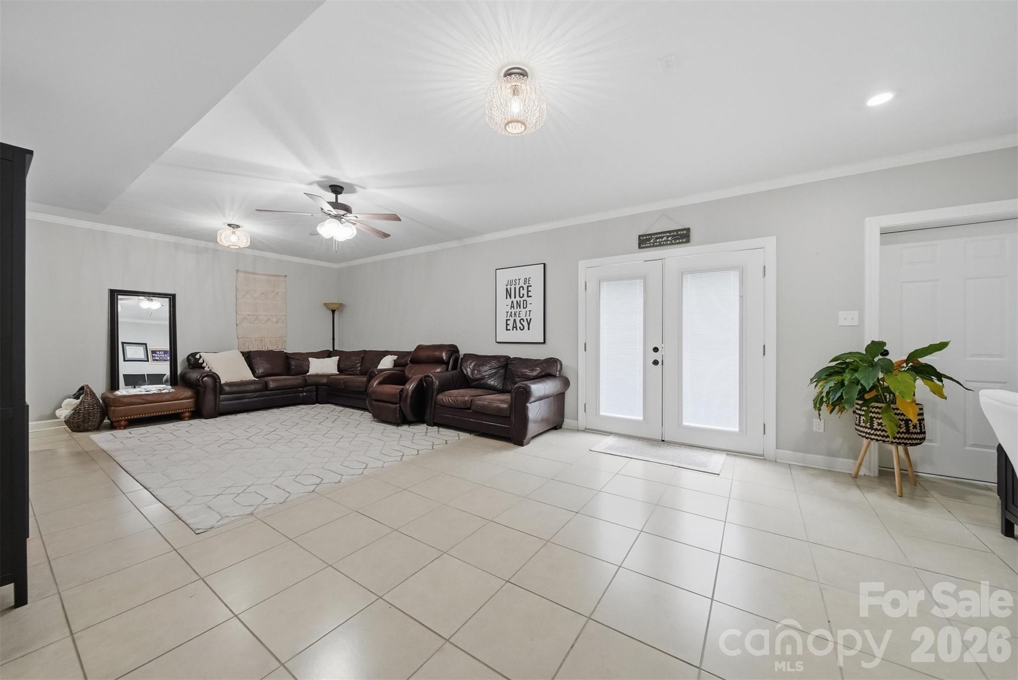 909 36th Avenue NW — Hickory