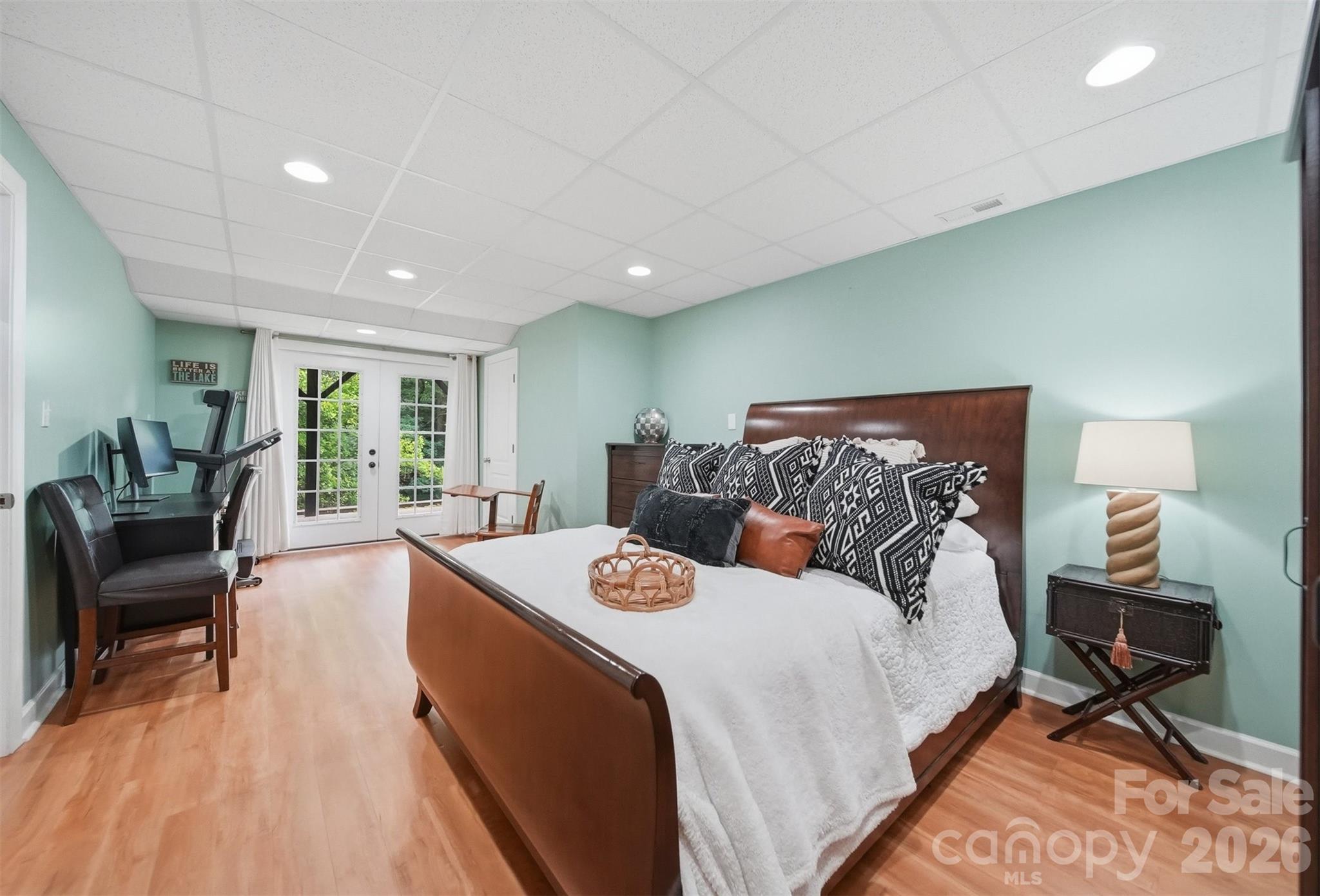 909 36th Avenue NW — Hickory