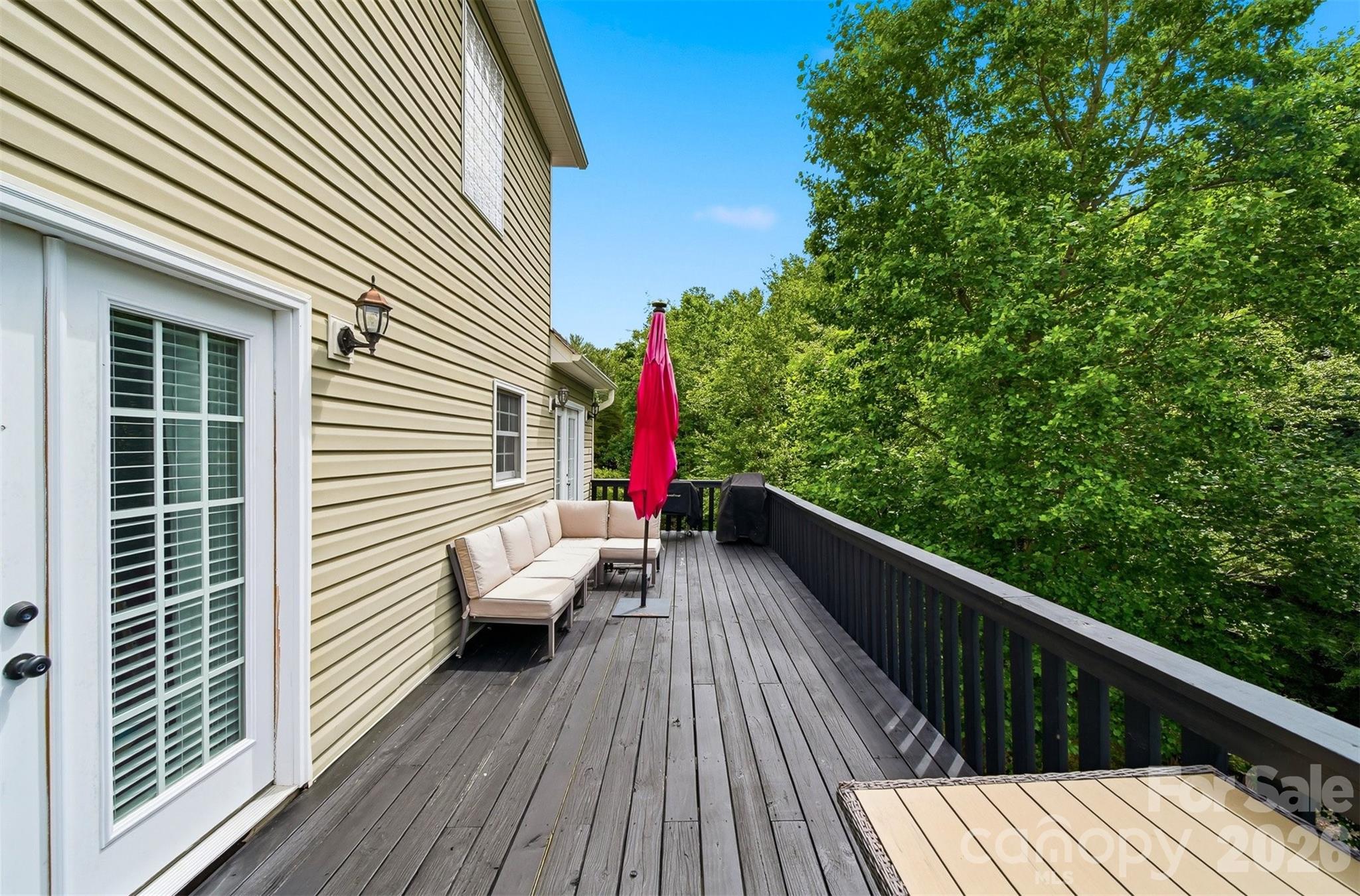 909 36th Avenue NW — Hickory