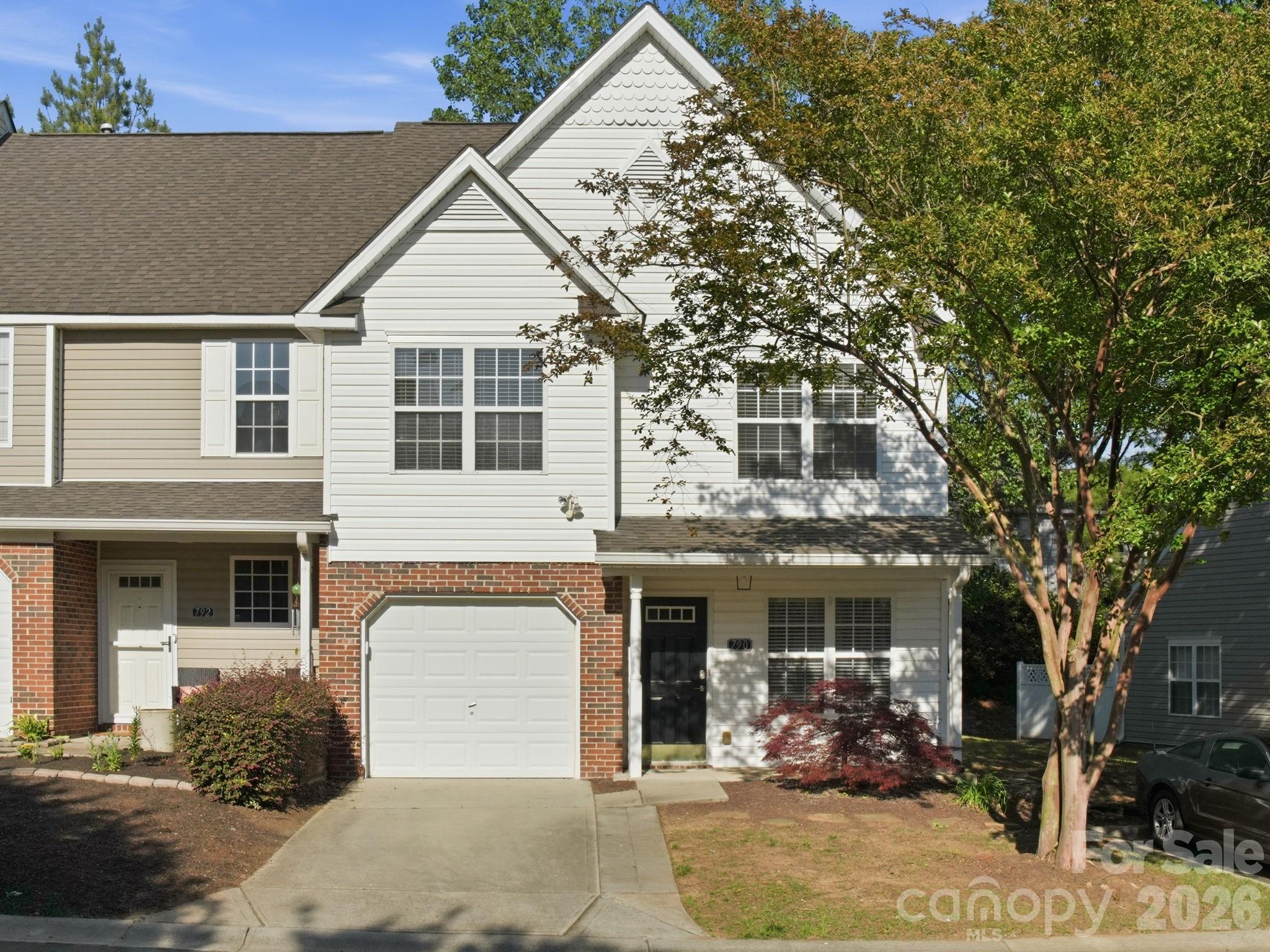 790 Rock Lake Glen — Fort Mill