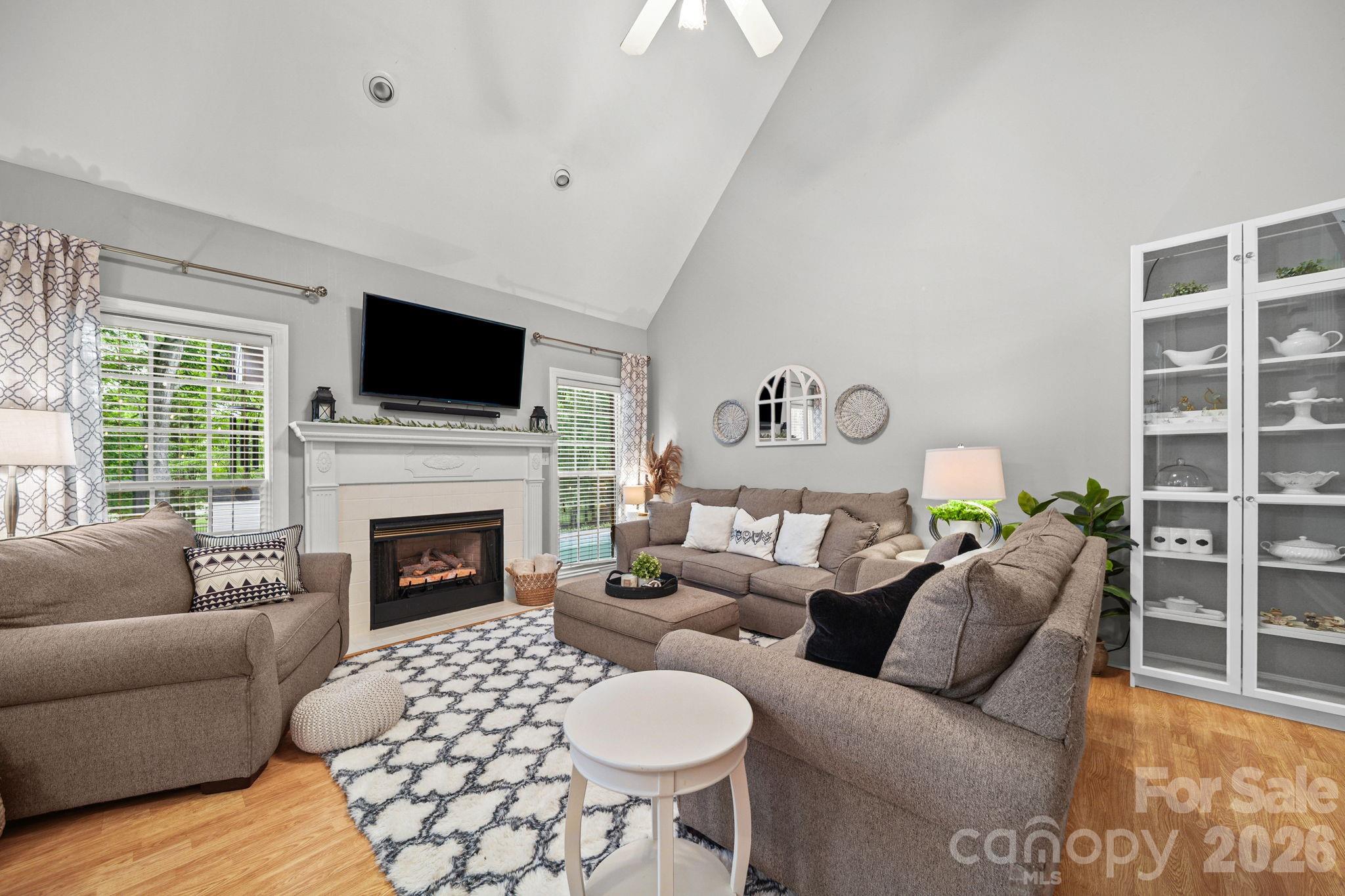 2820 Monterrey Lane #103 — Monroe