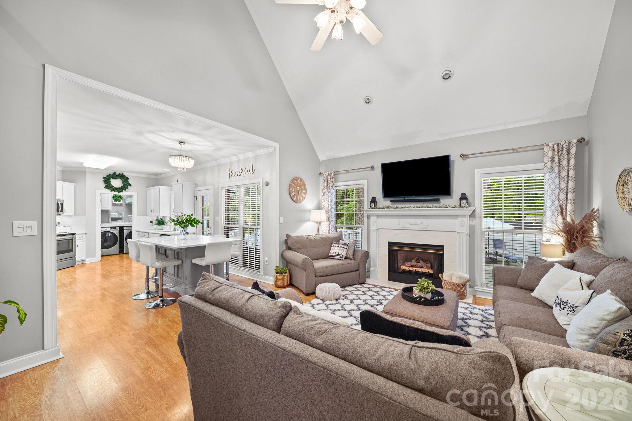2820 Monterrey Lane #103 — Monroe