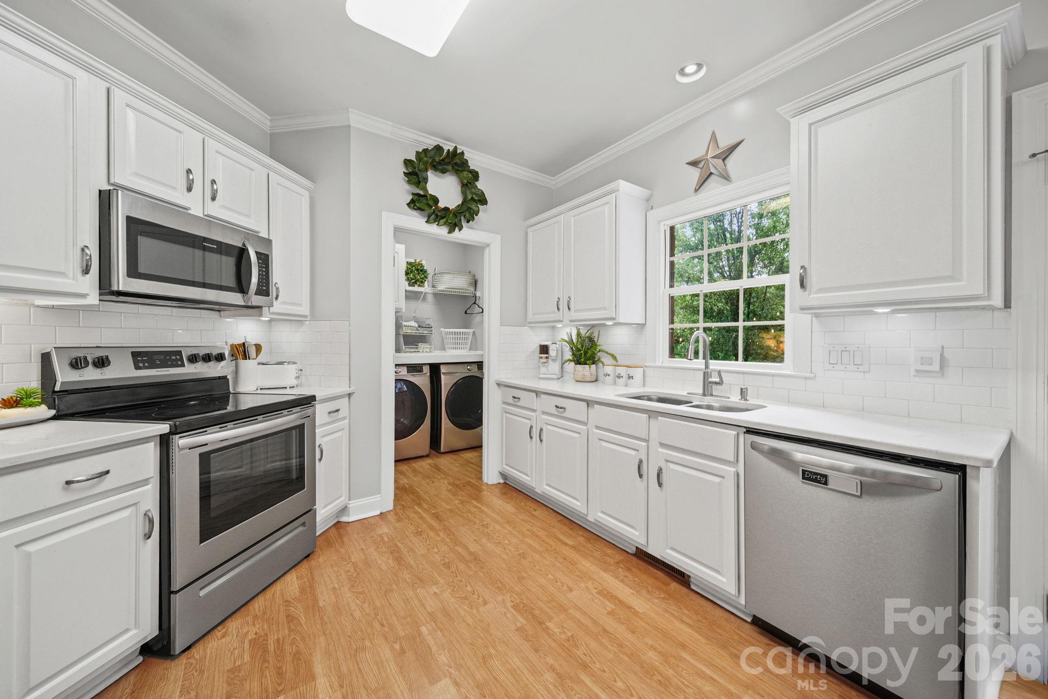 2820 Monterrey Lane #103 — Monroe