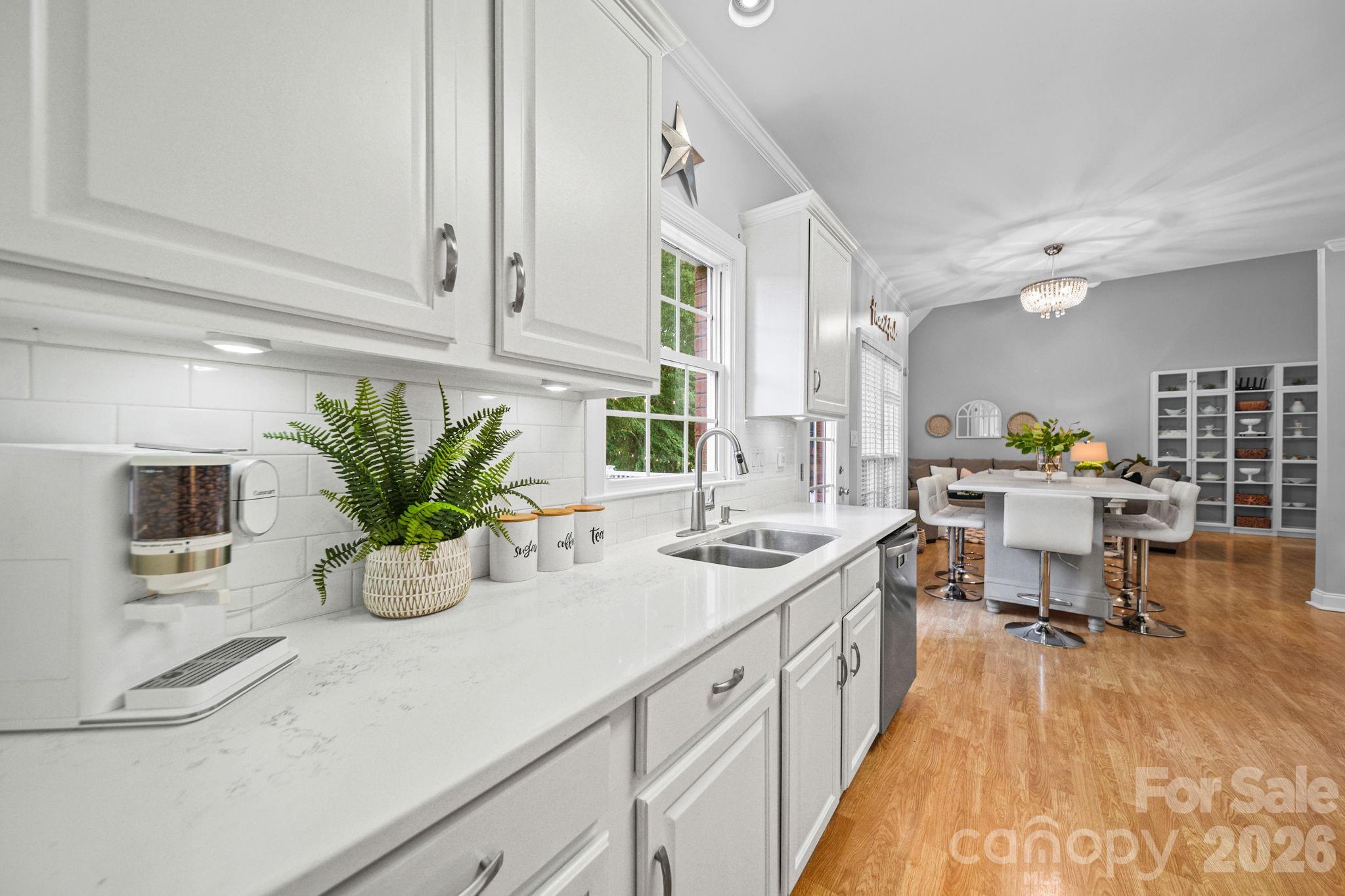 2820 Monterrey Lane #103 — Monroe