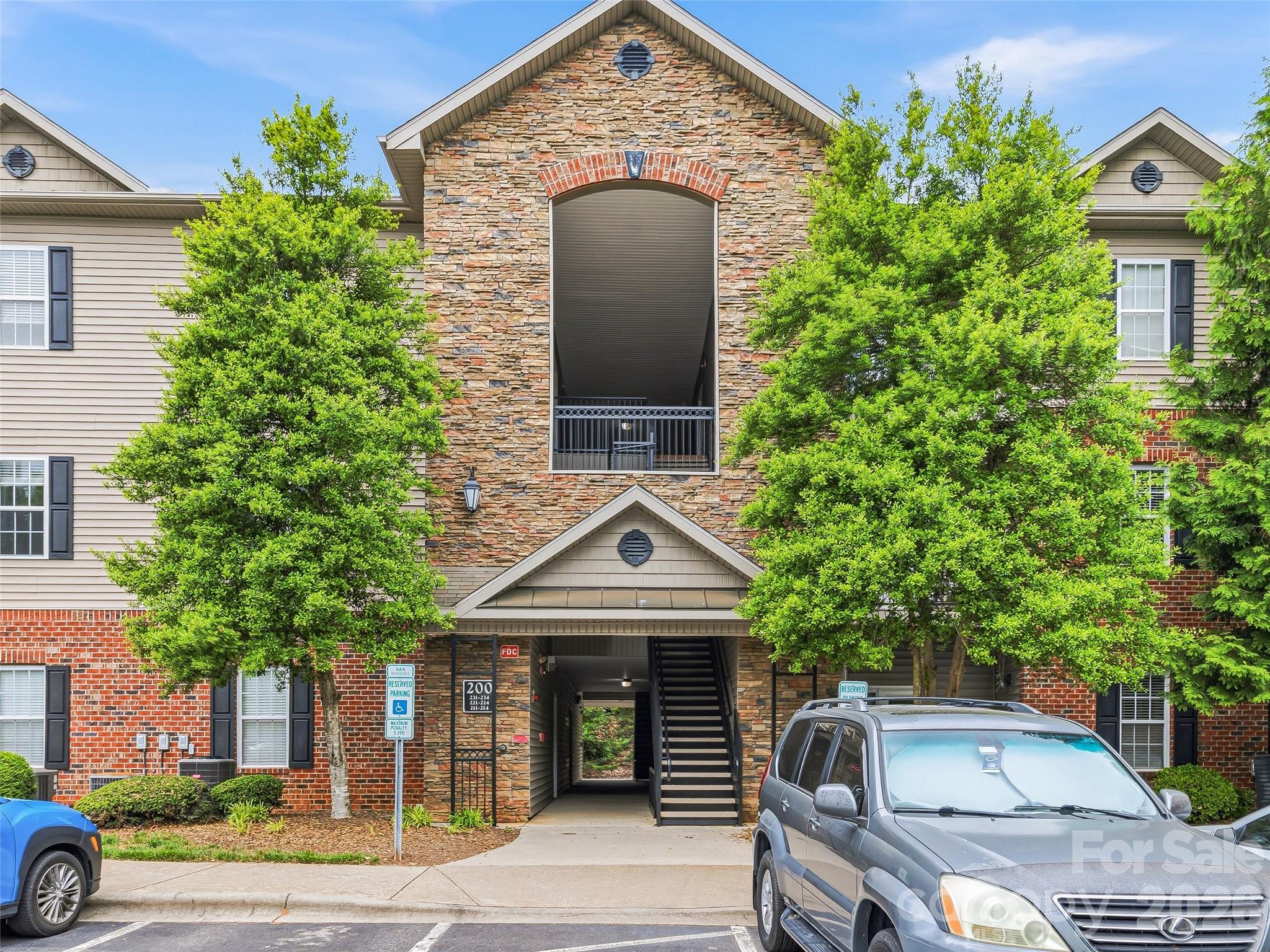 221 Appeldoorn Circle — Asheville
