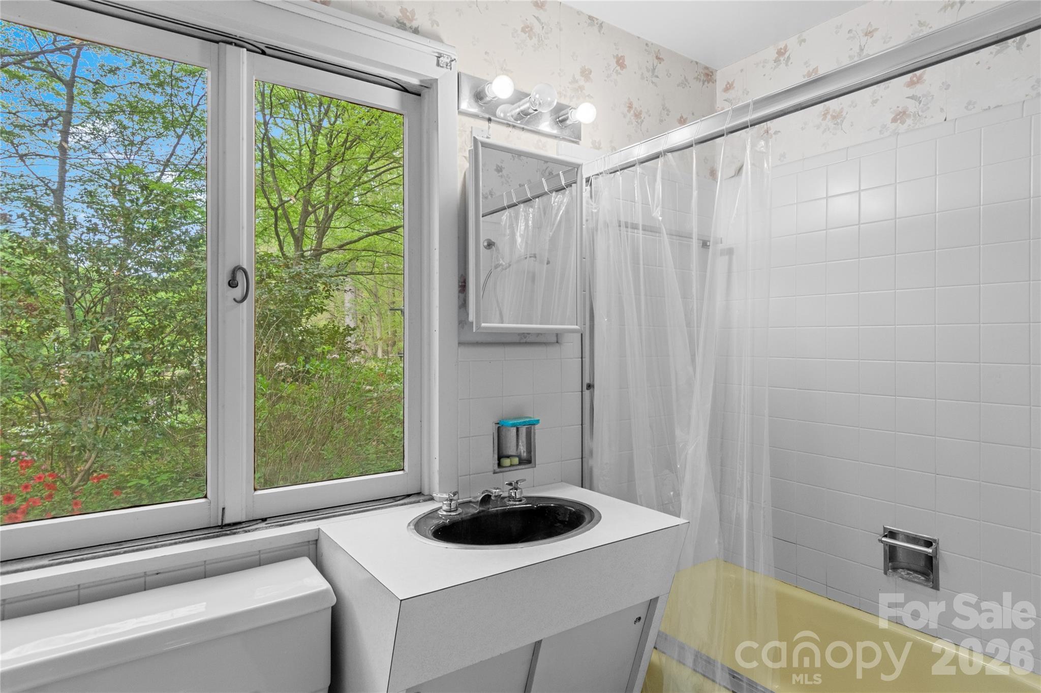 2051 Royall Drive — Winston Salem