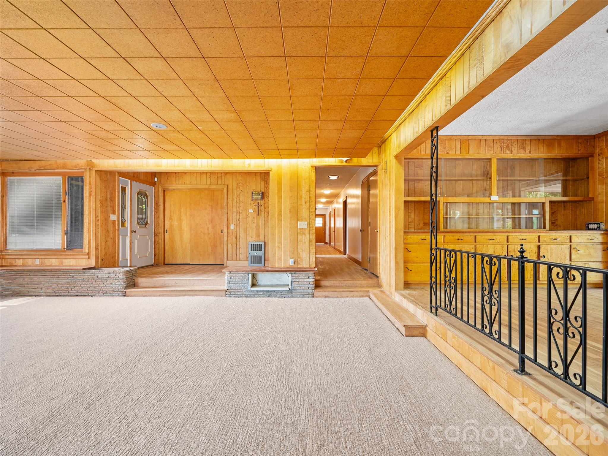 110 Crest View Road — Burnsville