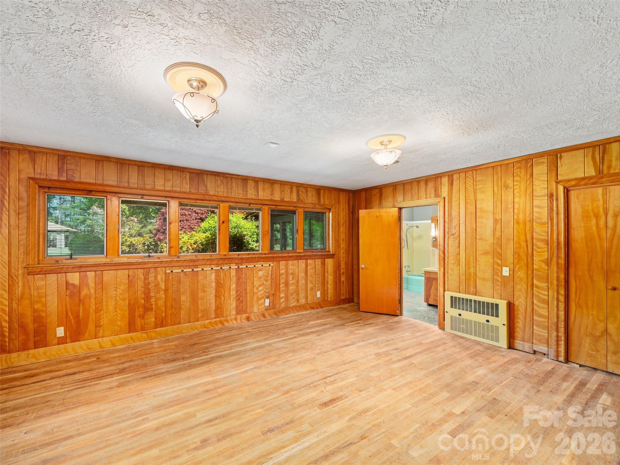 110 Crest View Road — Burnsville