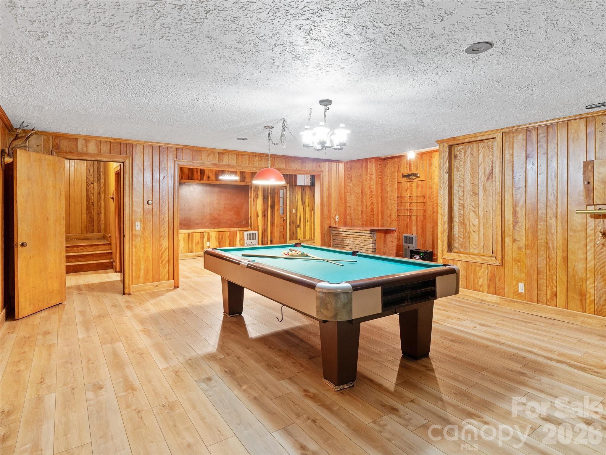 110 Crest View Road — Burnsville