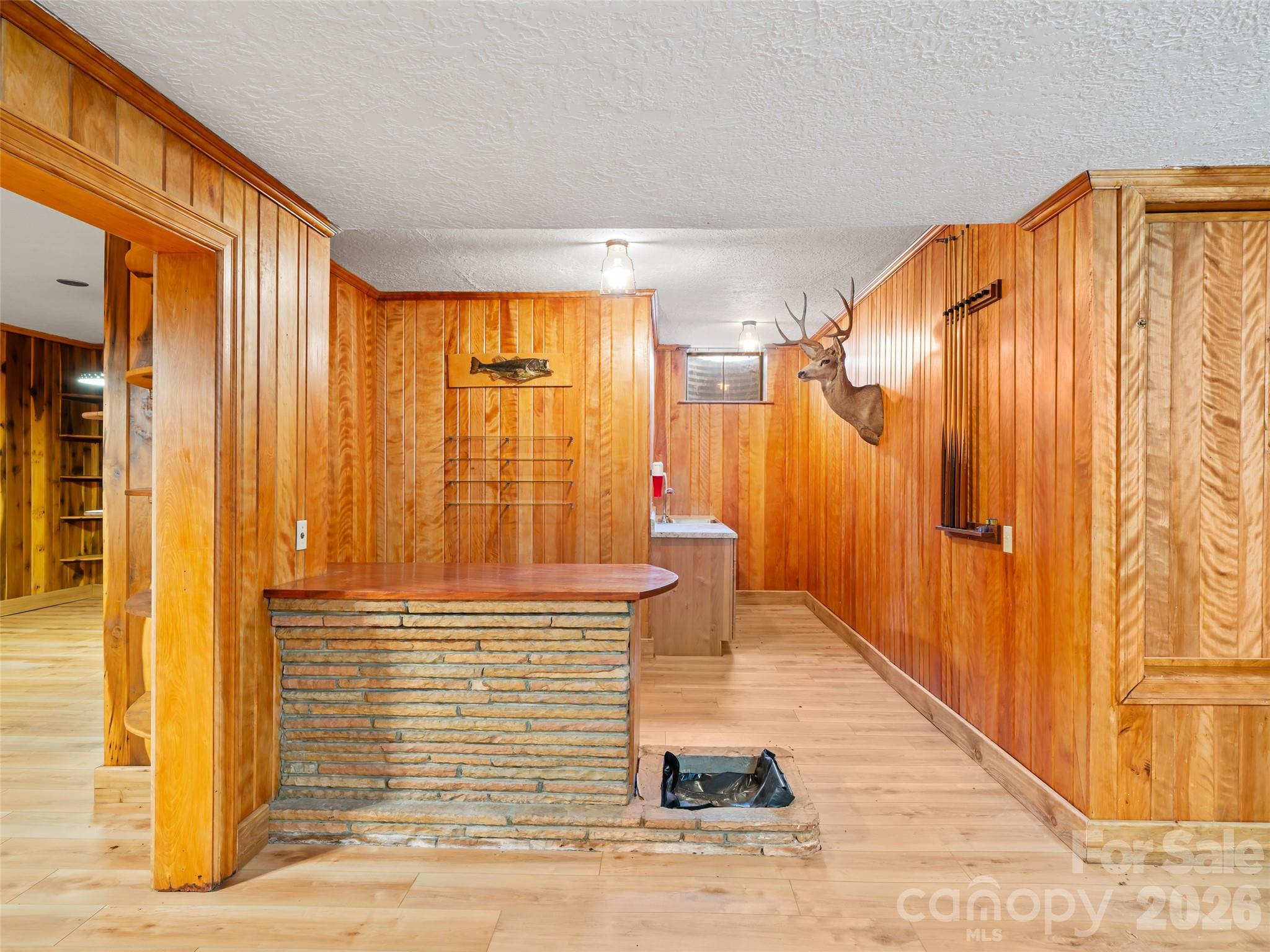 110 Crest View Road — Burnsville
