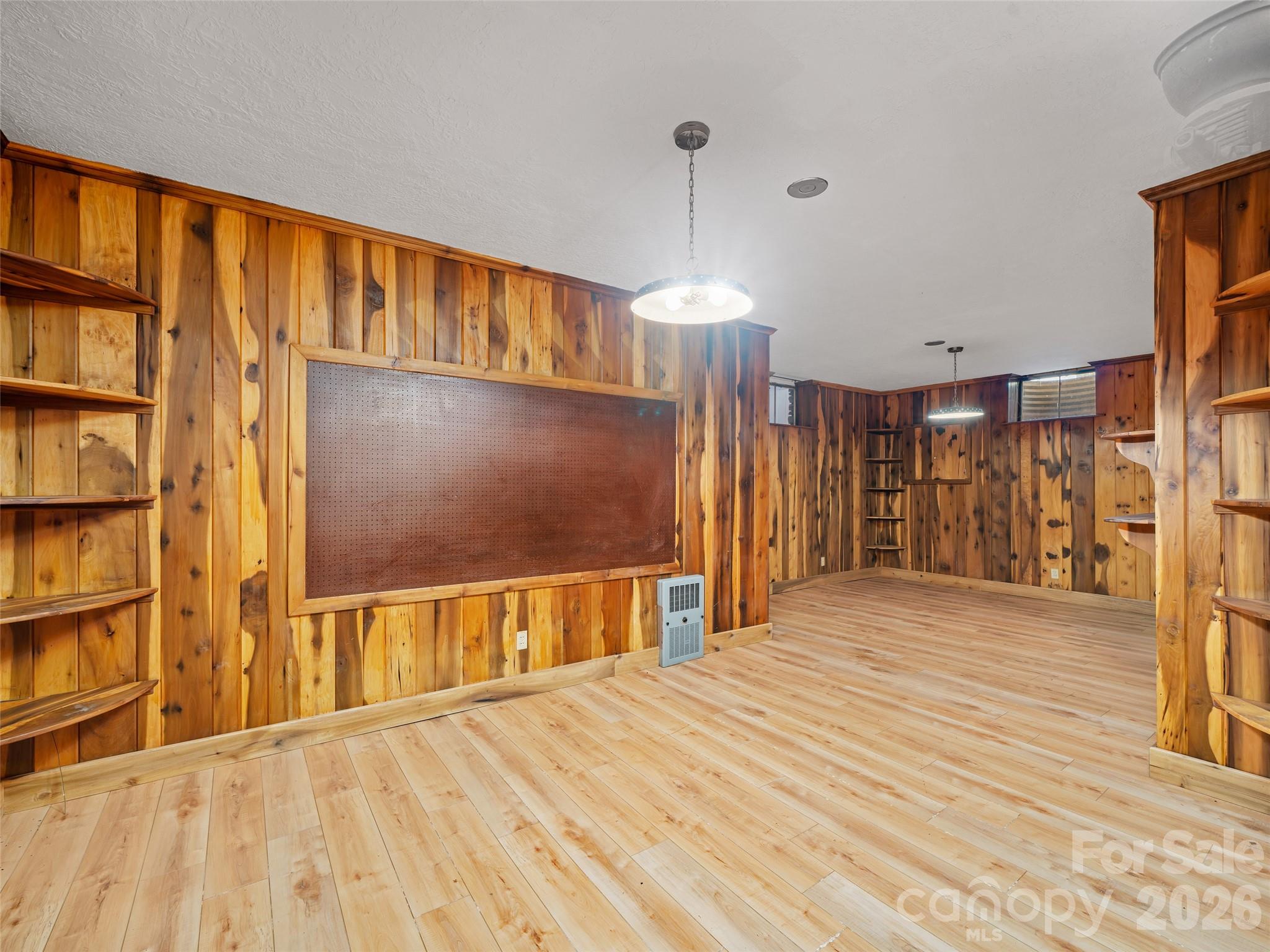 110 Crest View Road — Burnsville