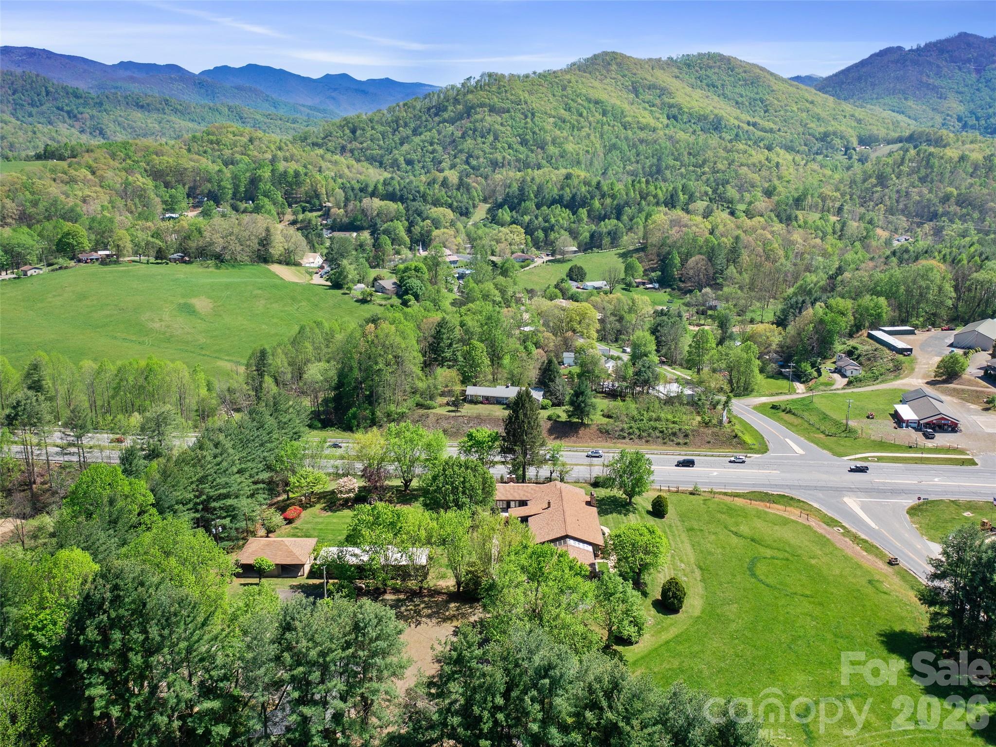 110 Crest View Road — Burnsville