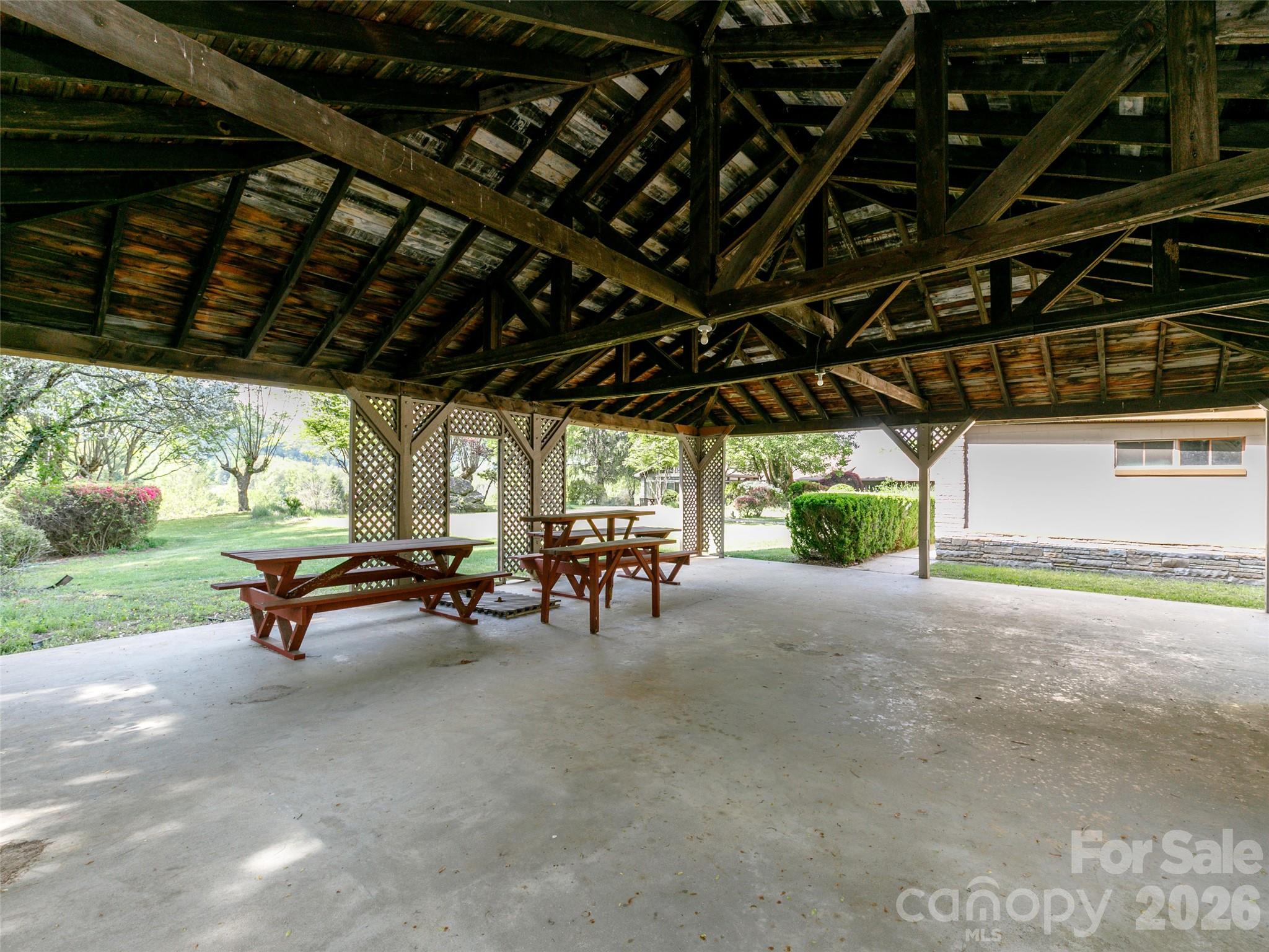110 Crest View Road — Burnsville