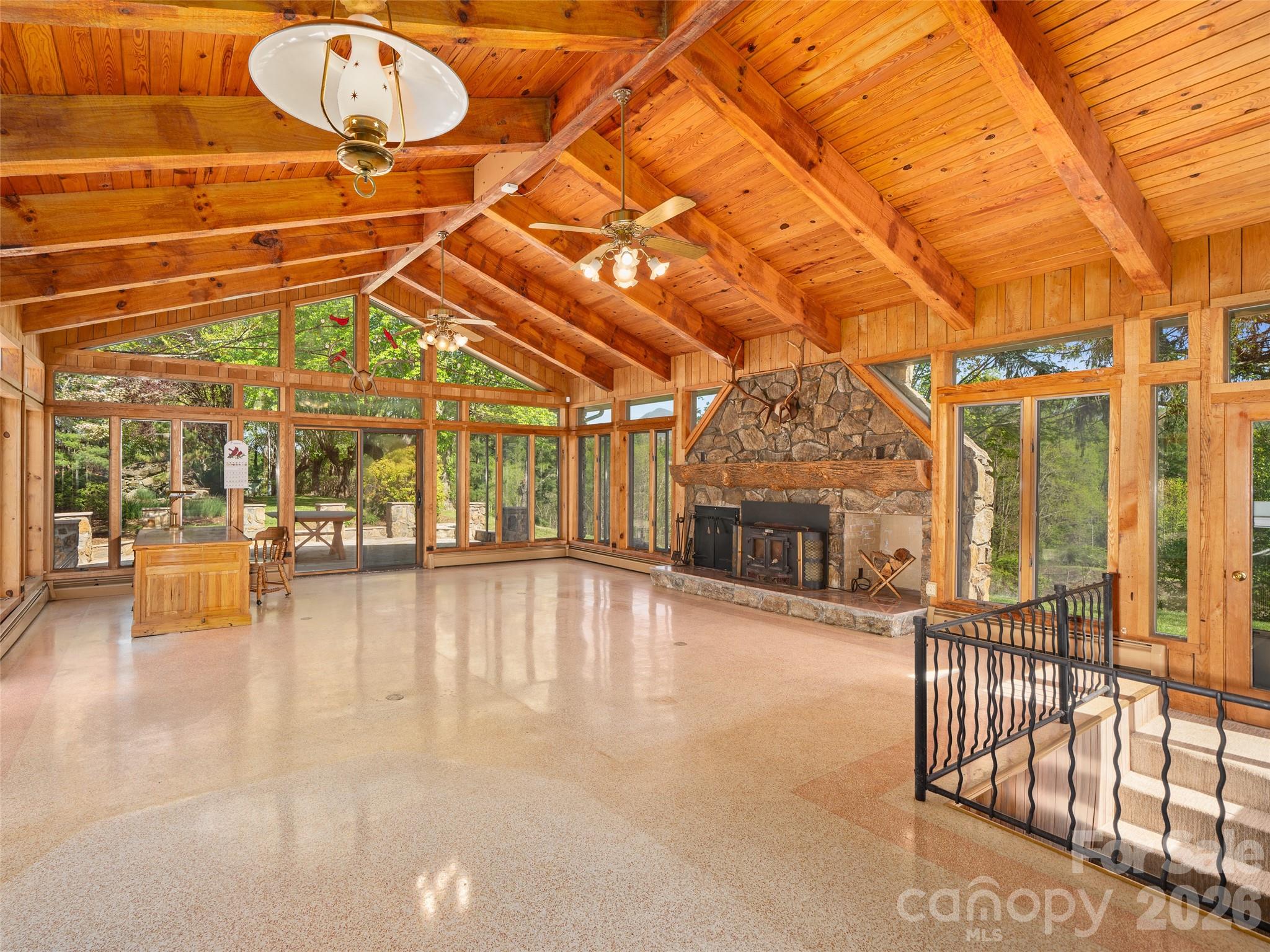 110 Crest View Road — Burnsville