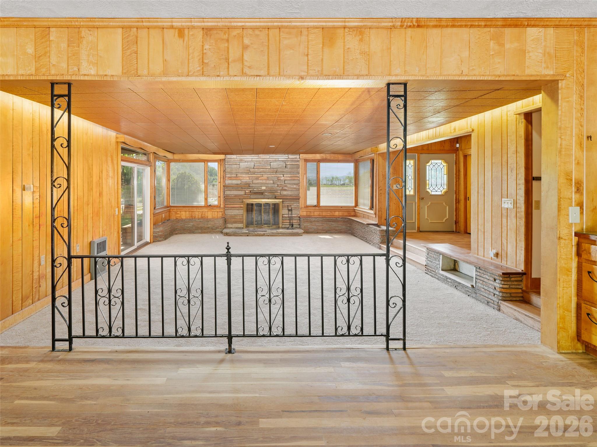 110 Crest View Road — Burnsville