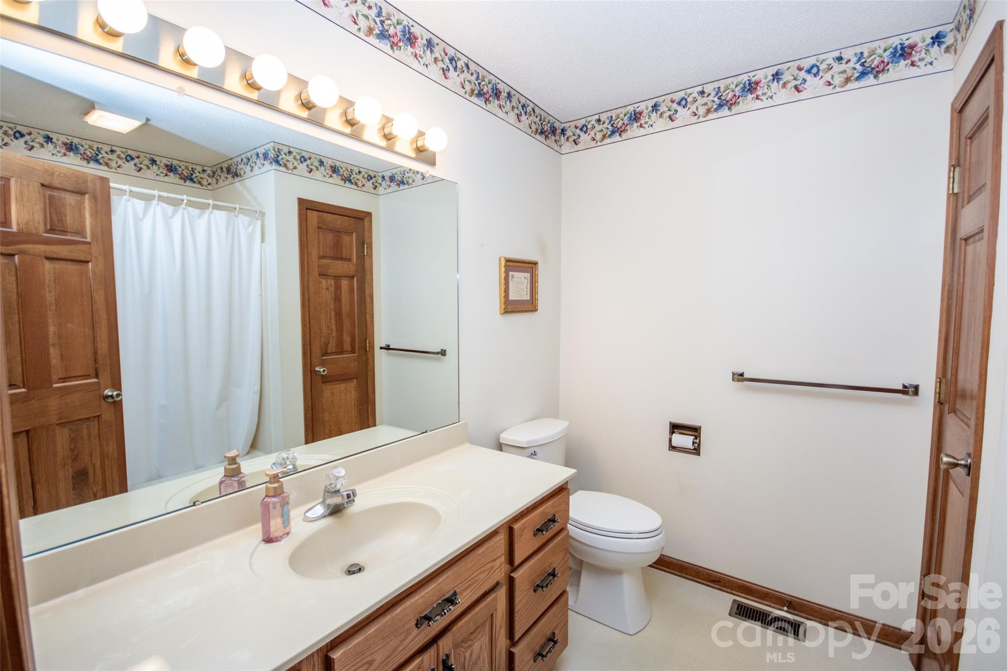 151 Meadow Oaks Drive — Statesville