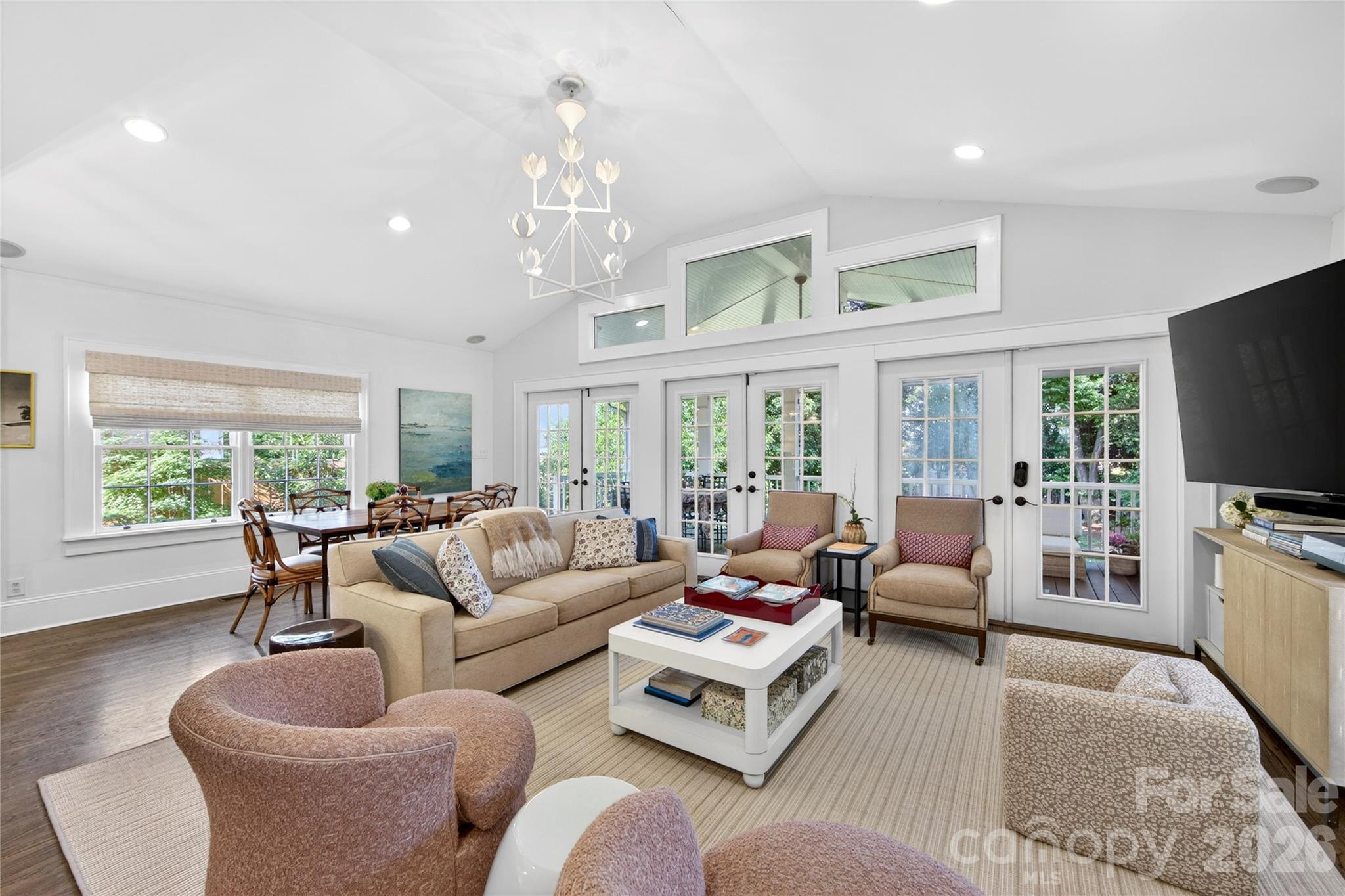 2127 Crescent Avenue — Charlotte